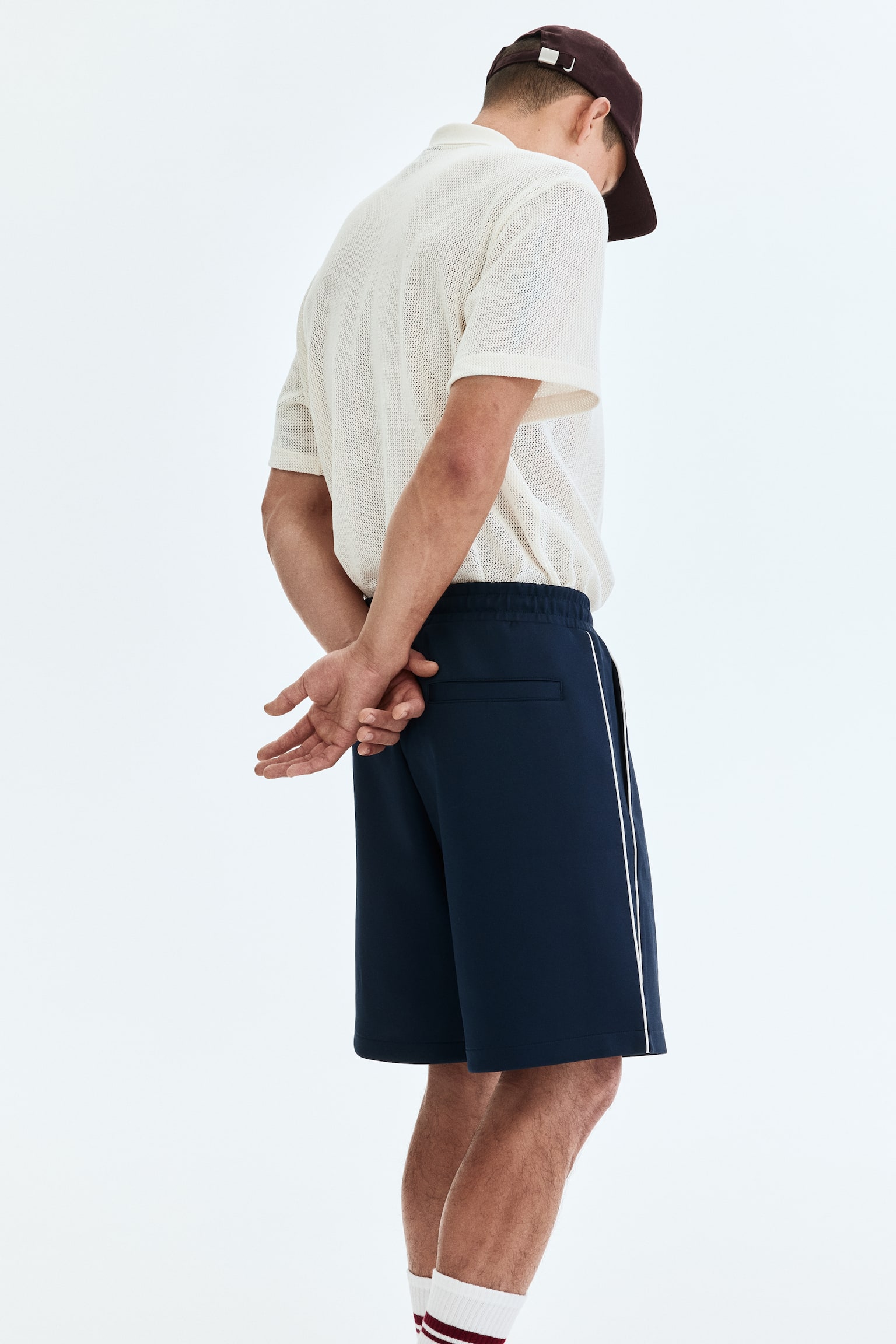 Мужские шорты H&M Relaxed-Fit, цвет: Тёмный синий / Белый — фото 4