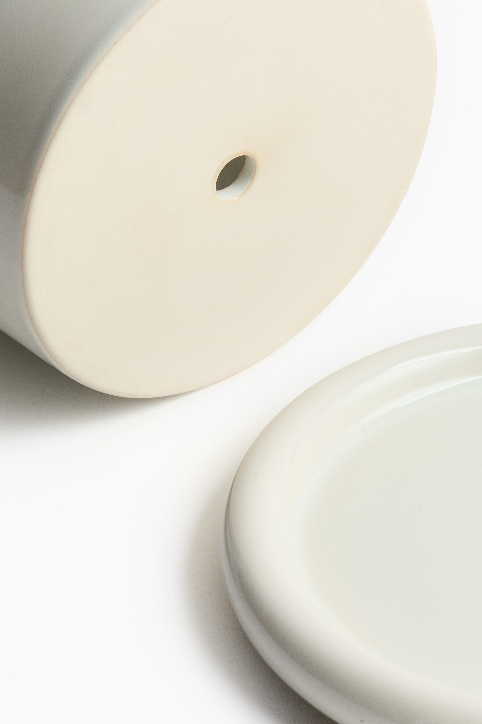 Stoneware plant pot with saucer - White/Light green - 2