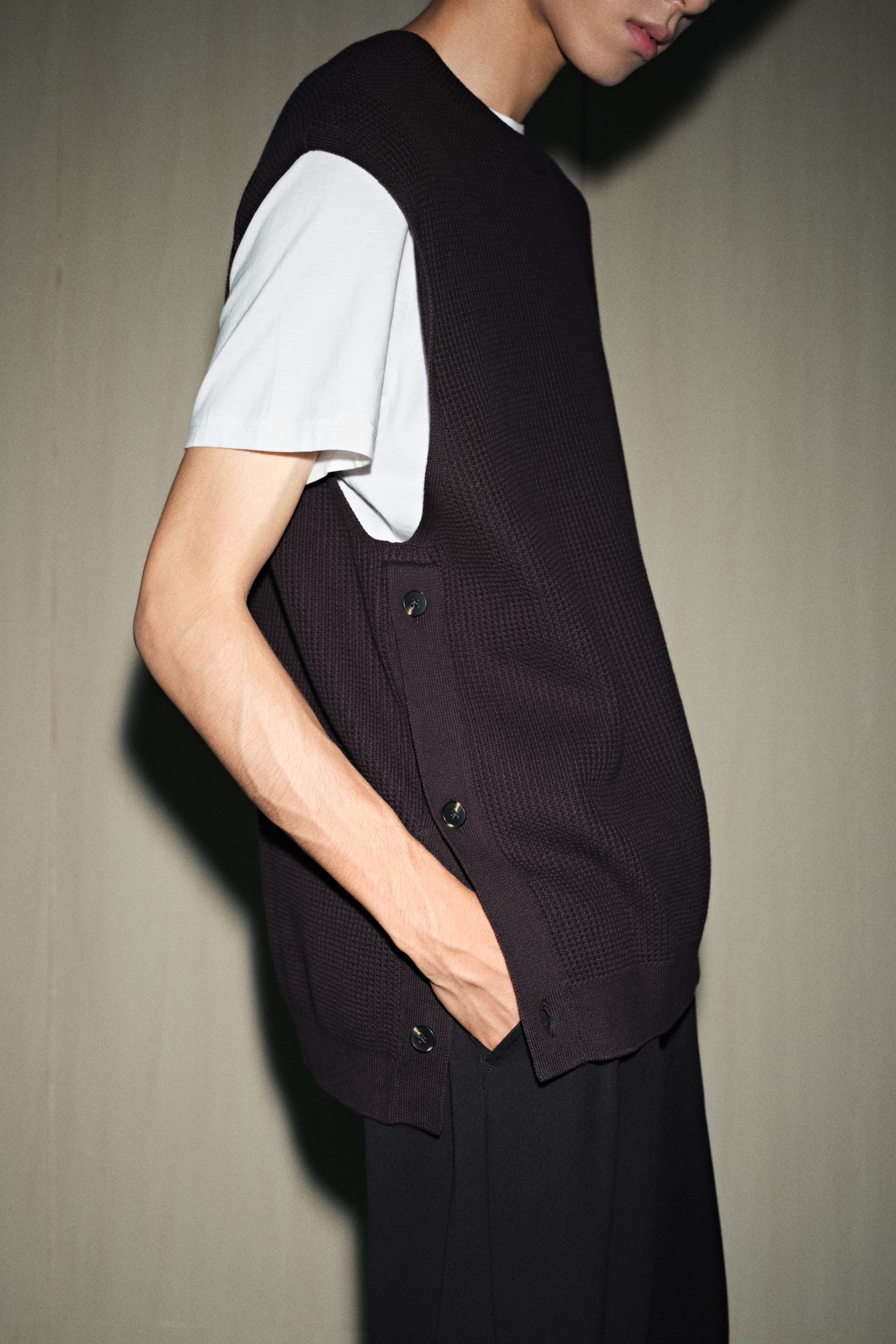 와플 텍스처 스웨터 베스트 루즈핏 - 블랙/핑크 - 4