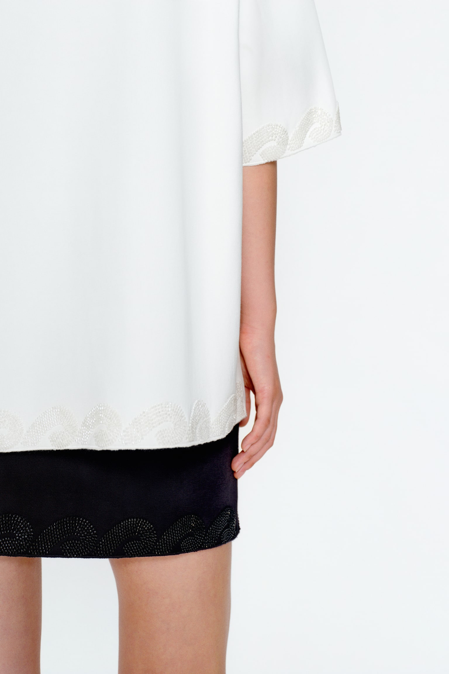 Oversized Tee - White/Black - 5