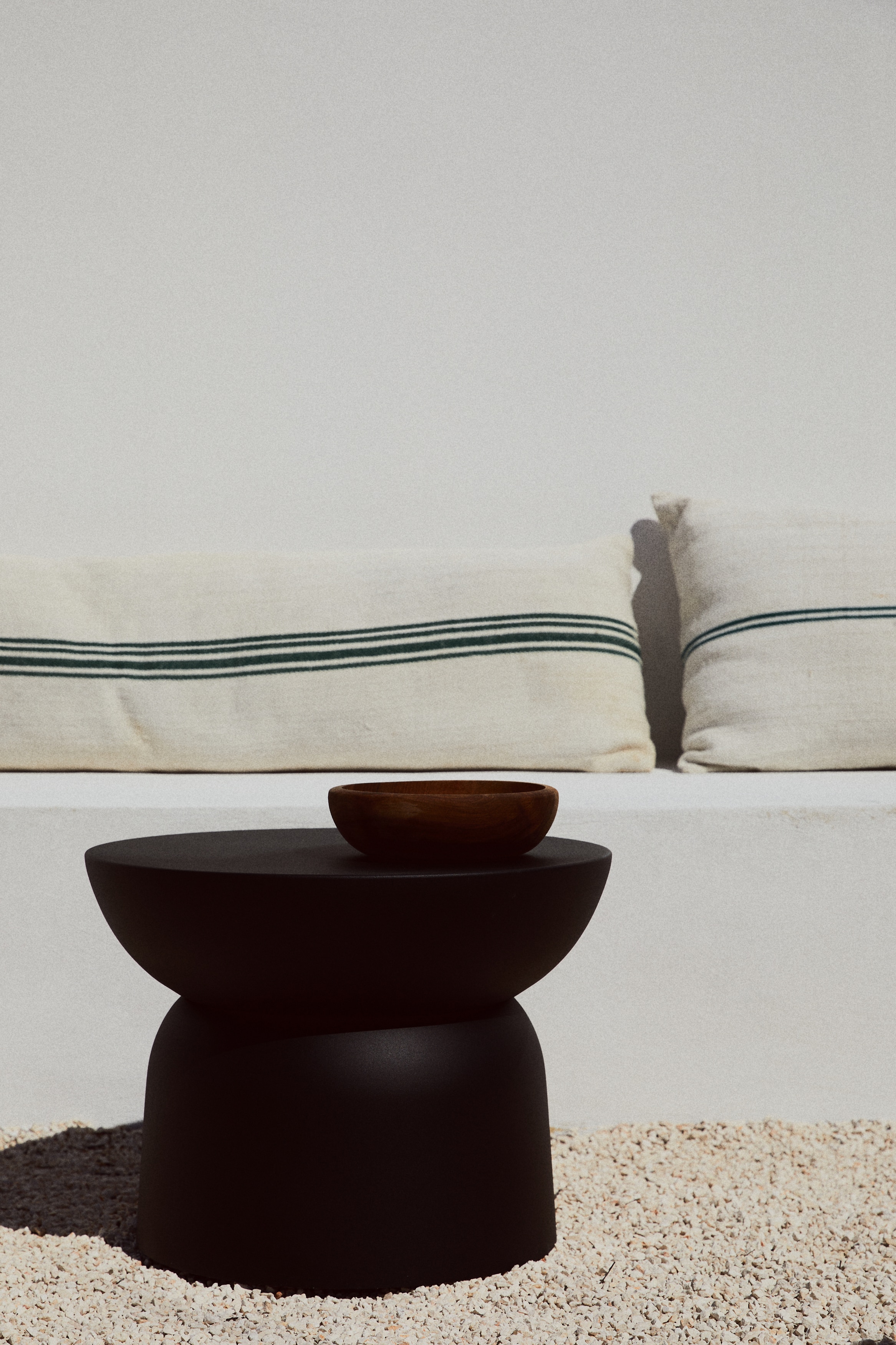 Mesa de centro em metal - Preto/Bege acinzentado/Verde oliva