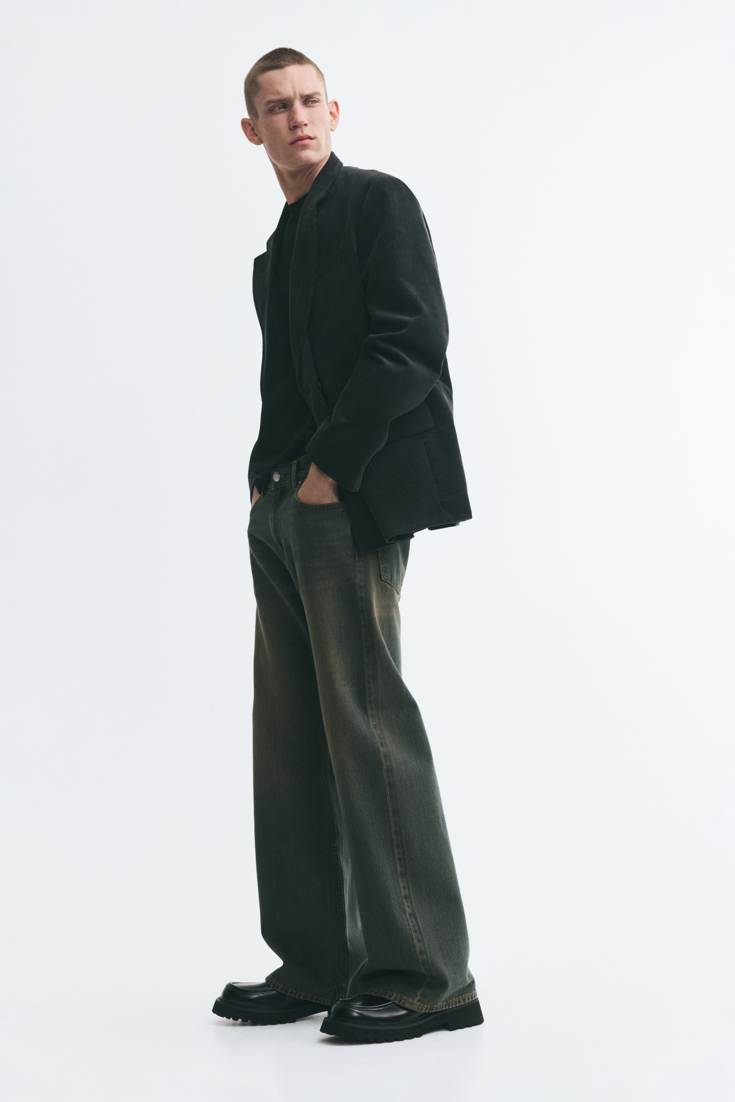 Relaxed Bootcut Jeans - Dusty denim blue/Light denim blue/Denim black/Dark denim blue/Denim grey/Brown