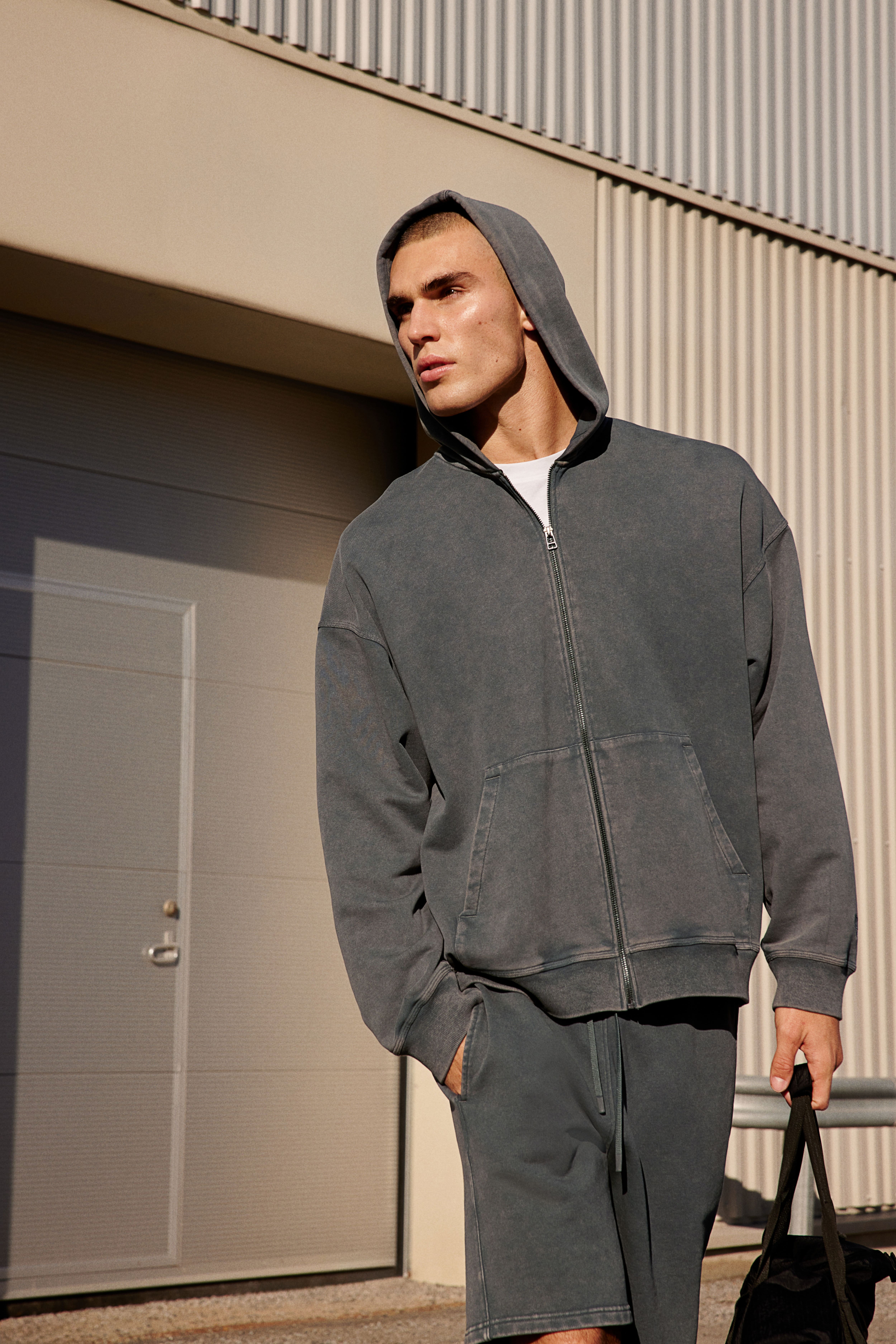 H&m washed hoodie online