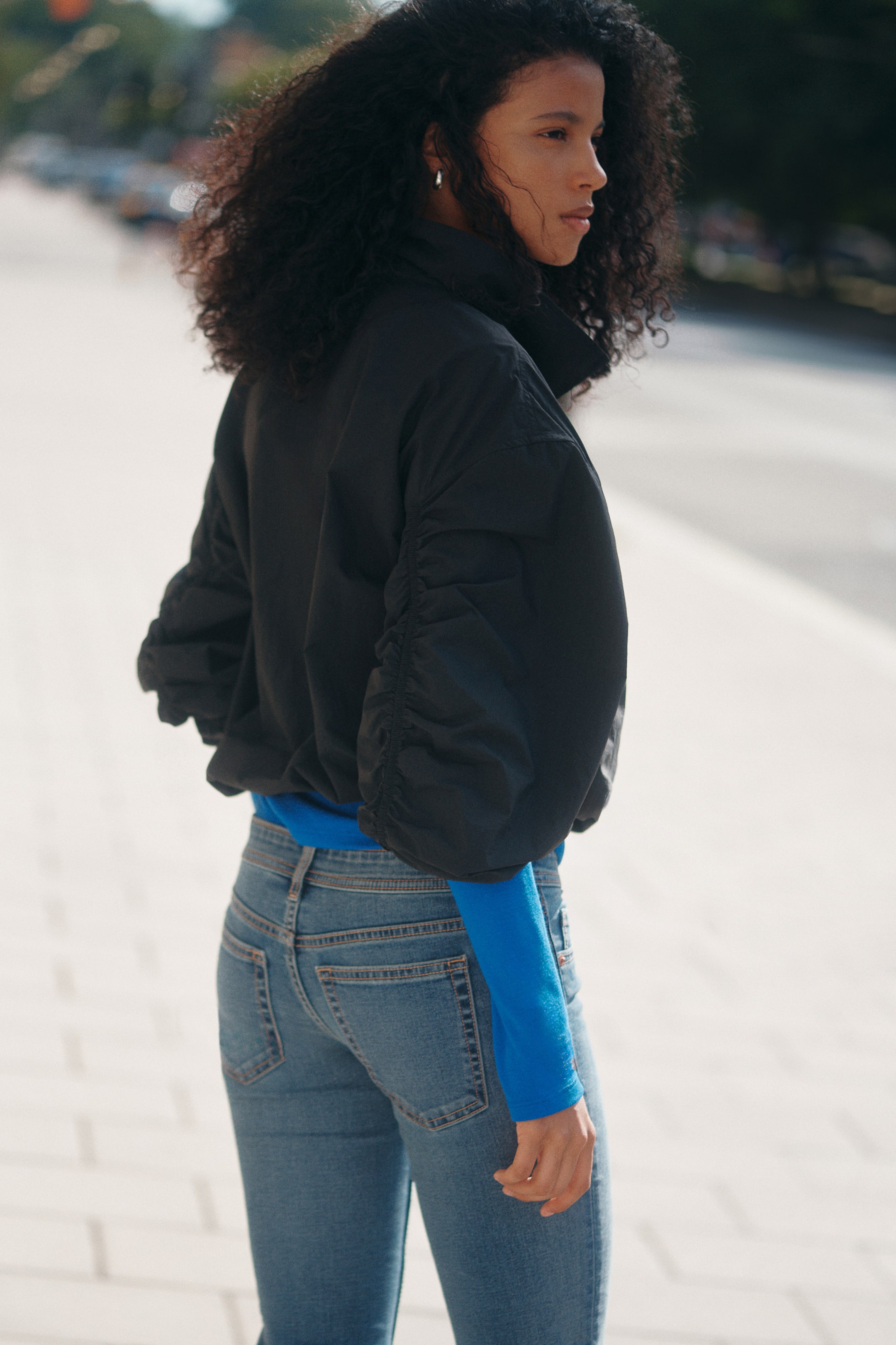 Jean moulant taille ultra basse à la cheville