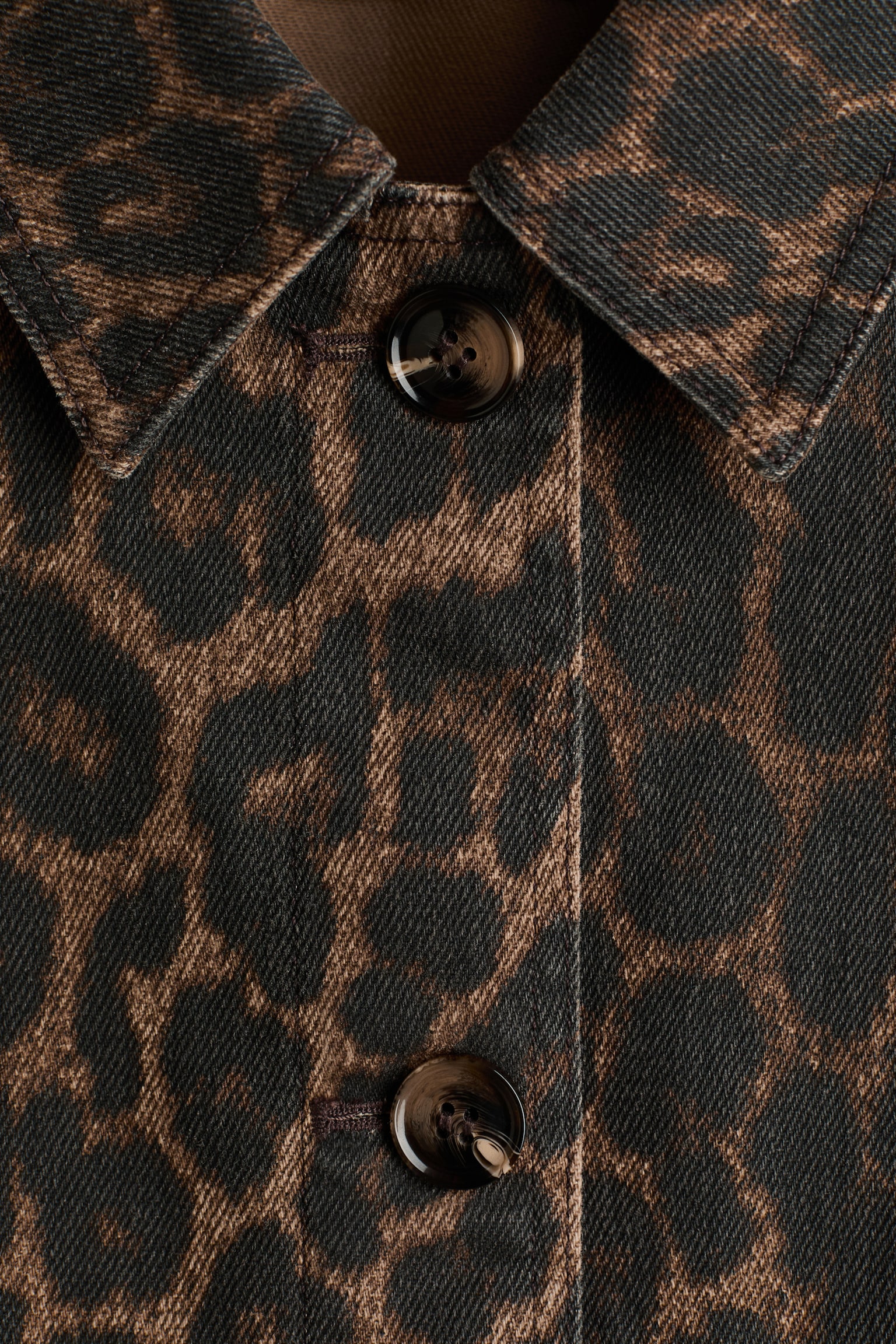 Chamarra camisa - Café oscuro/Diseño de leopardo/Azul denim oscuro/Verde caqui - 2