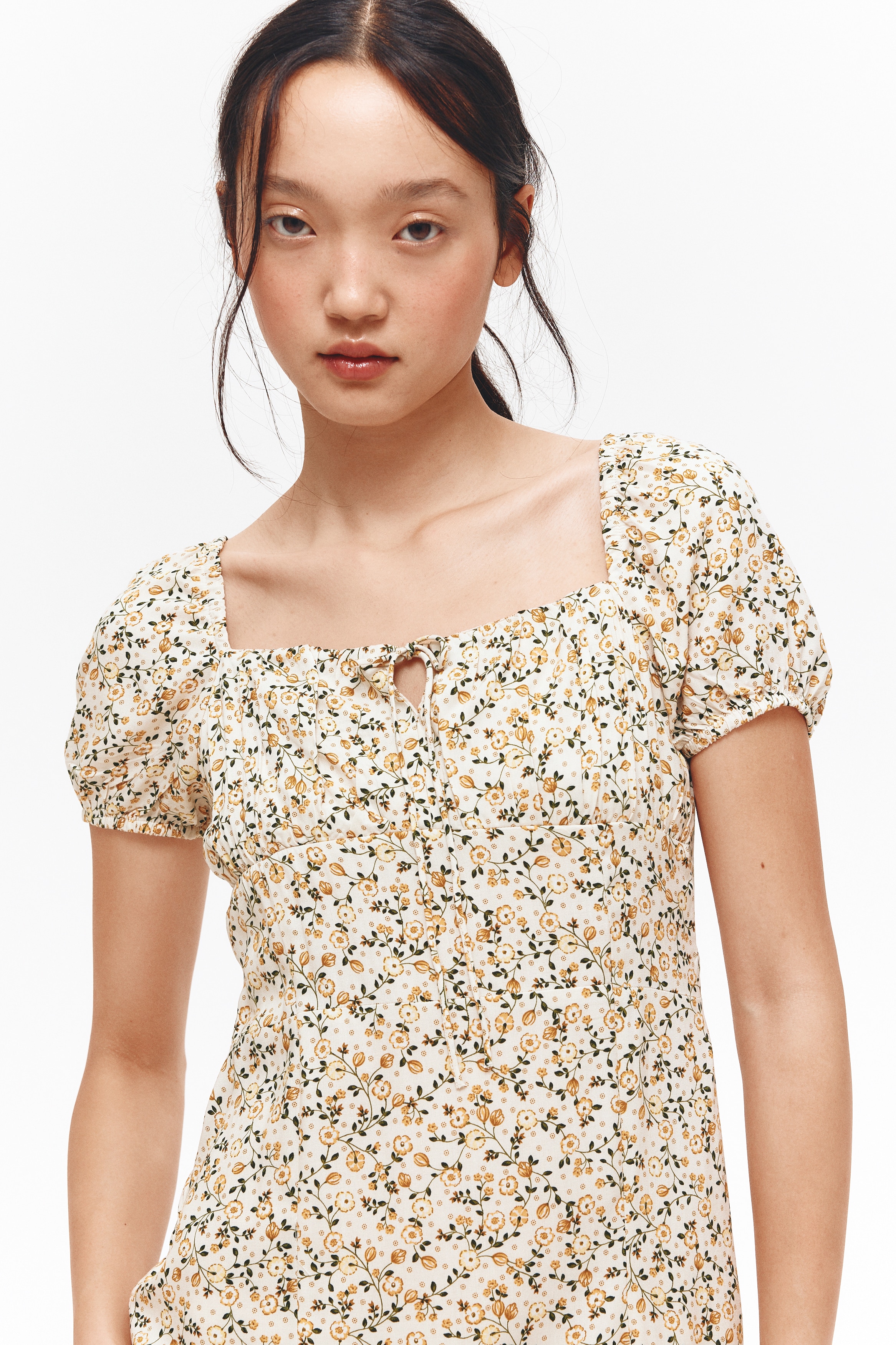 Puff-sleeved dress