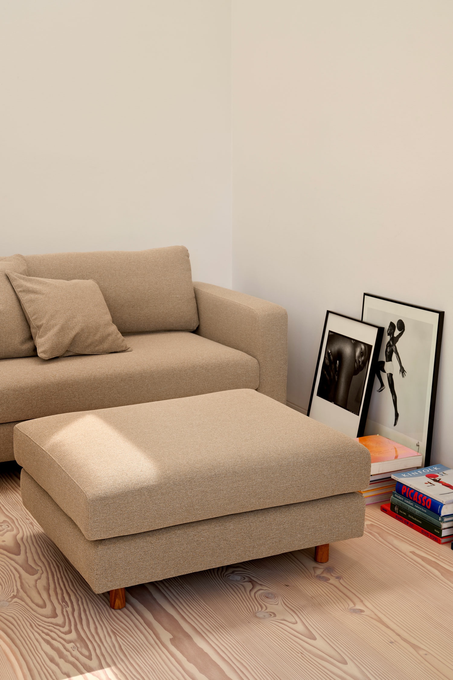 Douglas Fotpall - Agnes Brown