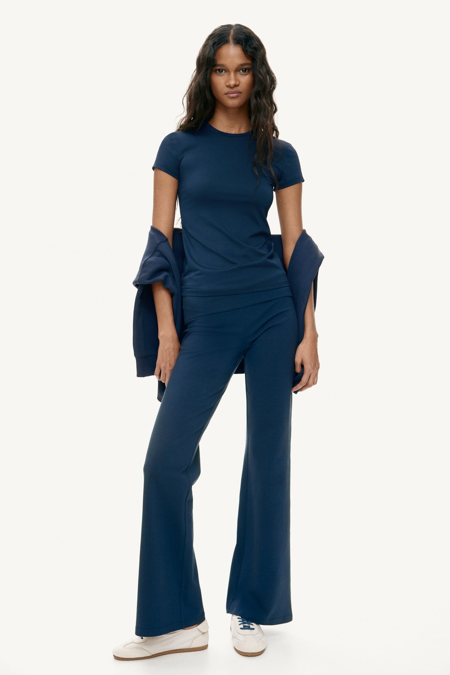 Fitted microfibre T-shirt - Navy blue/White/Black/Dusty pink/Dark brown/Light beige/Light grey/Light beige/Navy blue/Dark green - 3