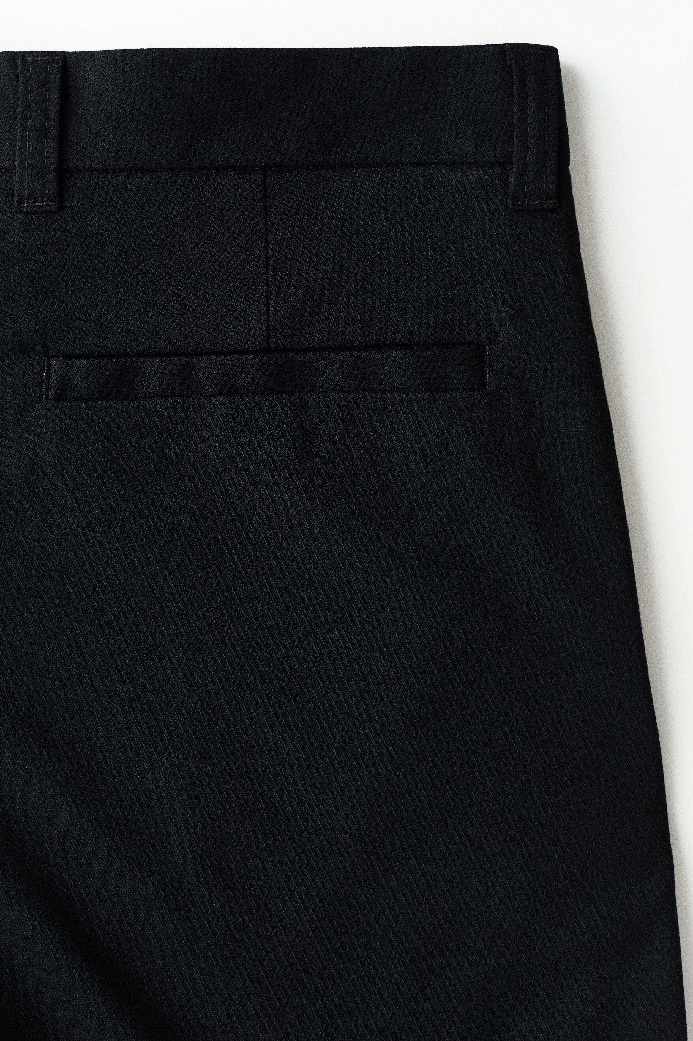 Loose-Fit Chino Shorts by H&M