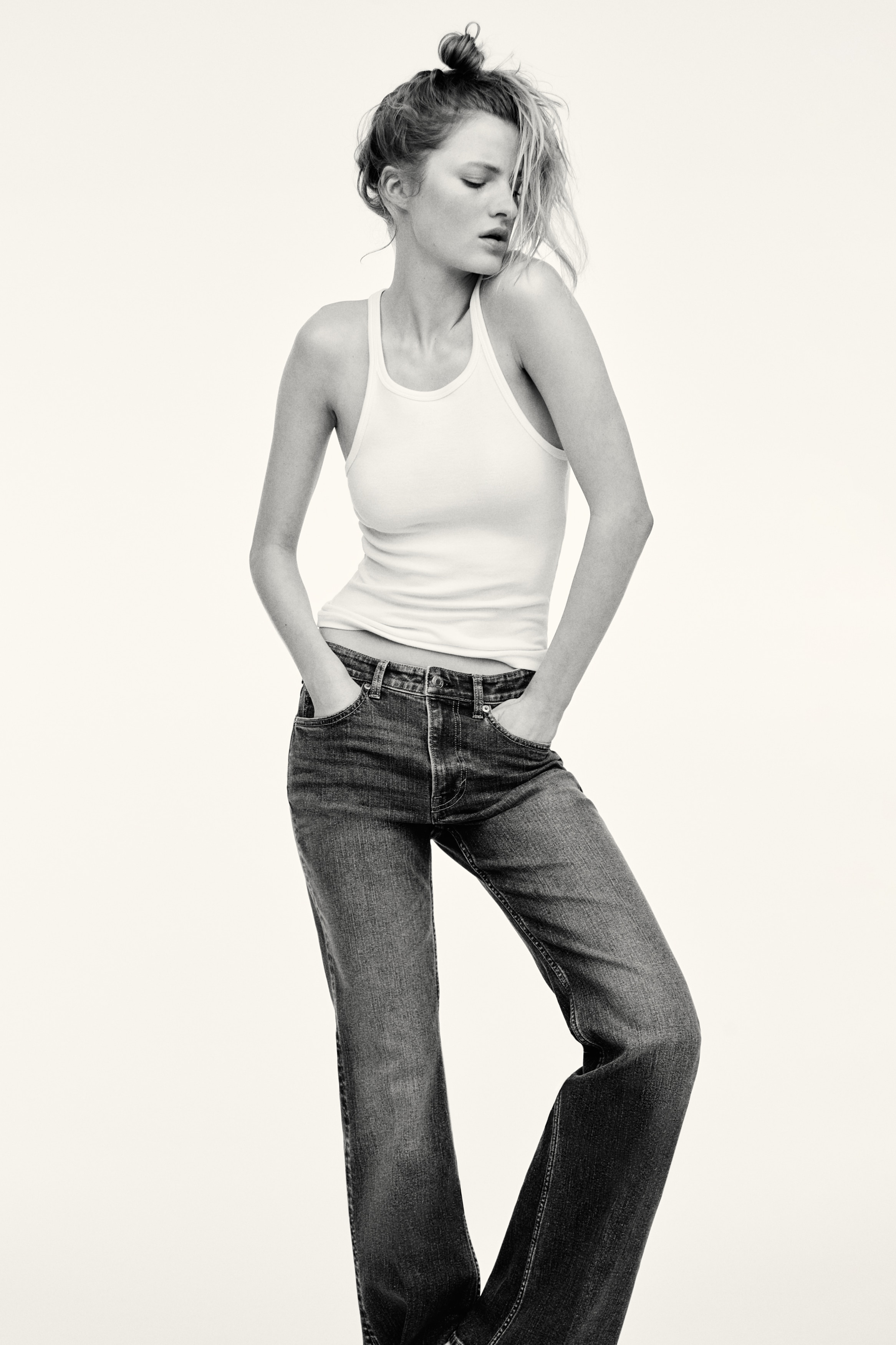 Flared High Jeans - Deniminsininen/Tumma deniminsininen/Vaalea deniminsininen/Deniminsininen/Tumma deniminsininen/Valkoinen/Deniminsininen/Tummanharmaa/Vaalea deniminsininen/Deniminsininen/Deniminsininen