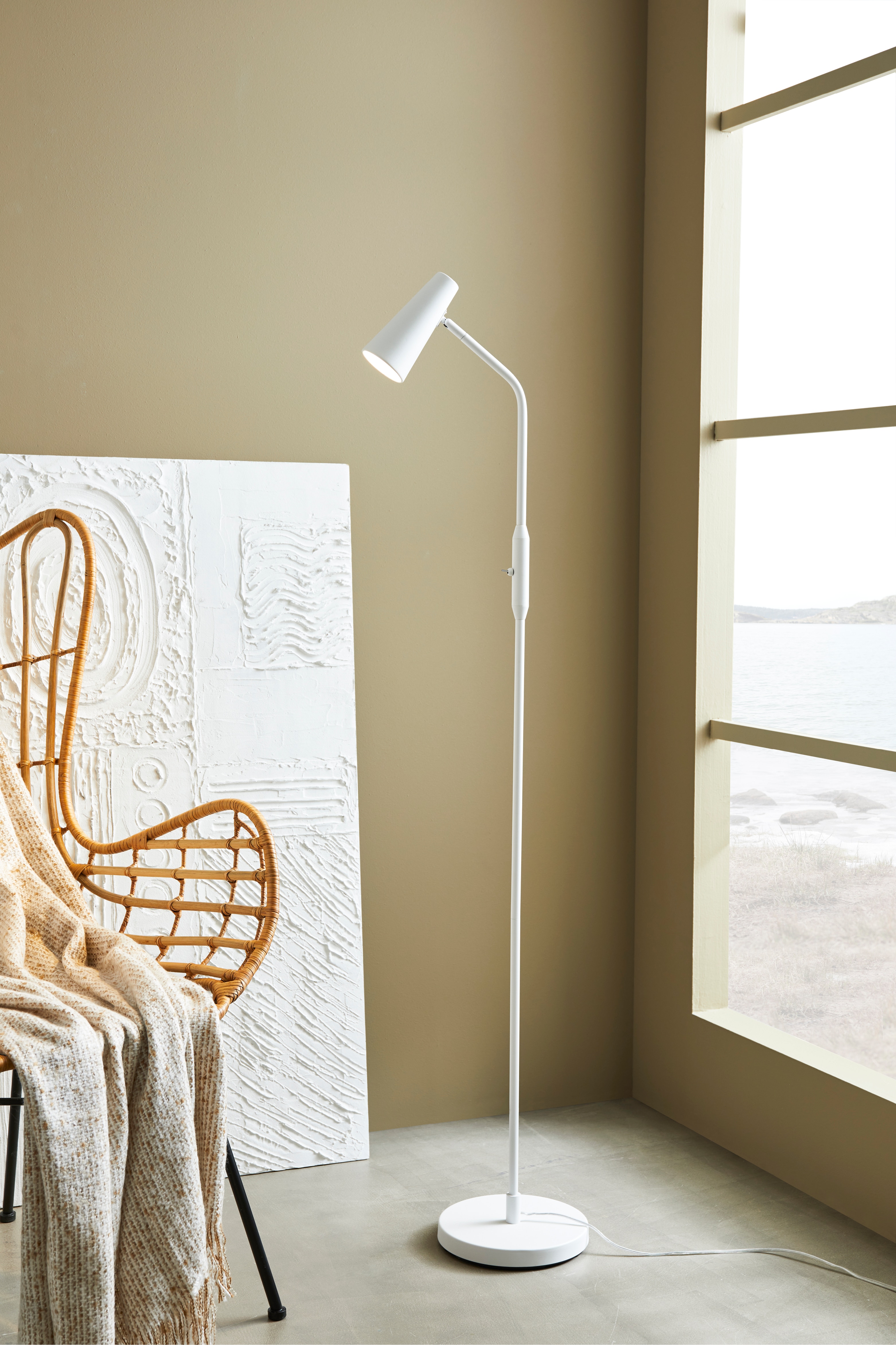 Crest Vloerlamp - White/Black