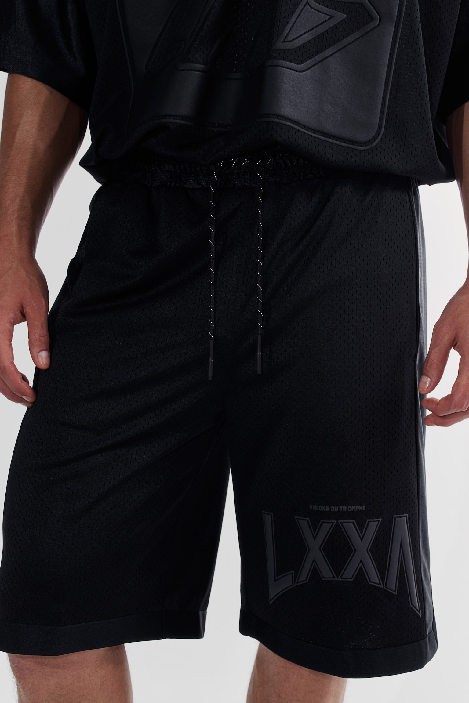 Long mesh sports shorts in DryMove™ - Black - 5