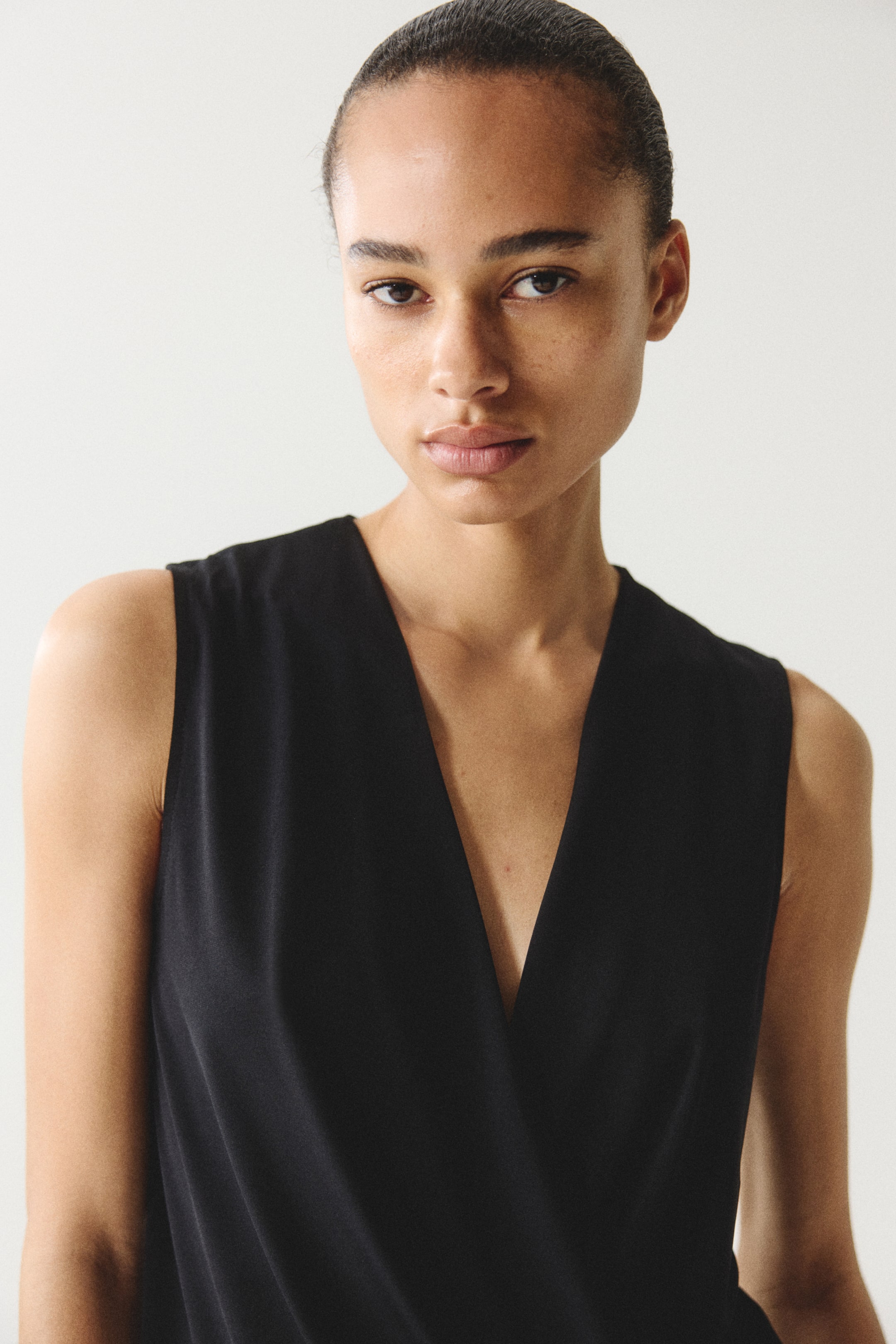 Женские топы H&M Sleeveless Wrap Top — фото 4