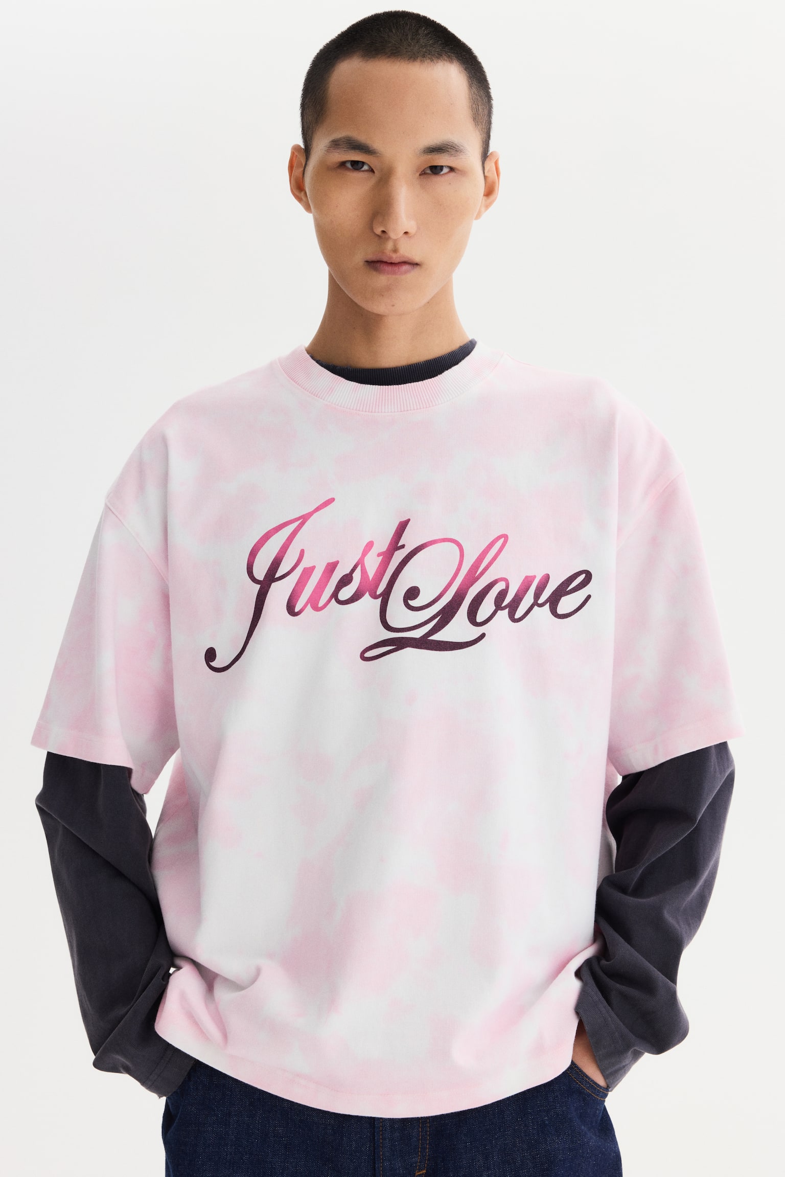 Playera Oversized Fit con diseño termocrómico - Rosa/Just Love/Negro/Heartbreaker Season/Blanco/Just Love - 2