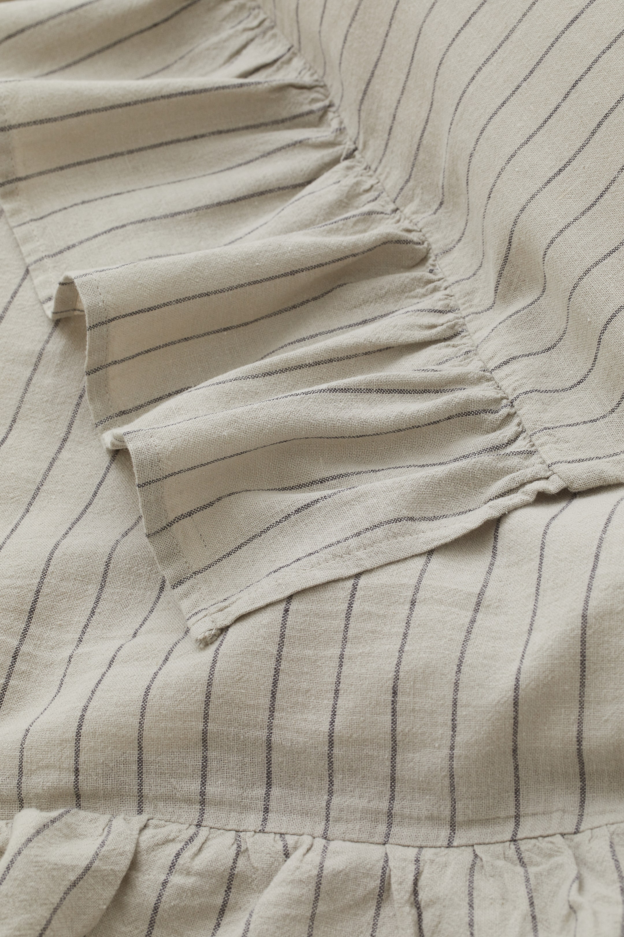 Flouncetrimmed single duvet cover set Ljusbeige/Randig Home All