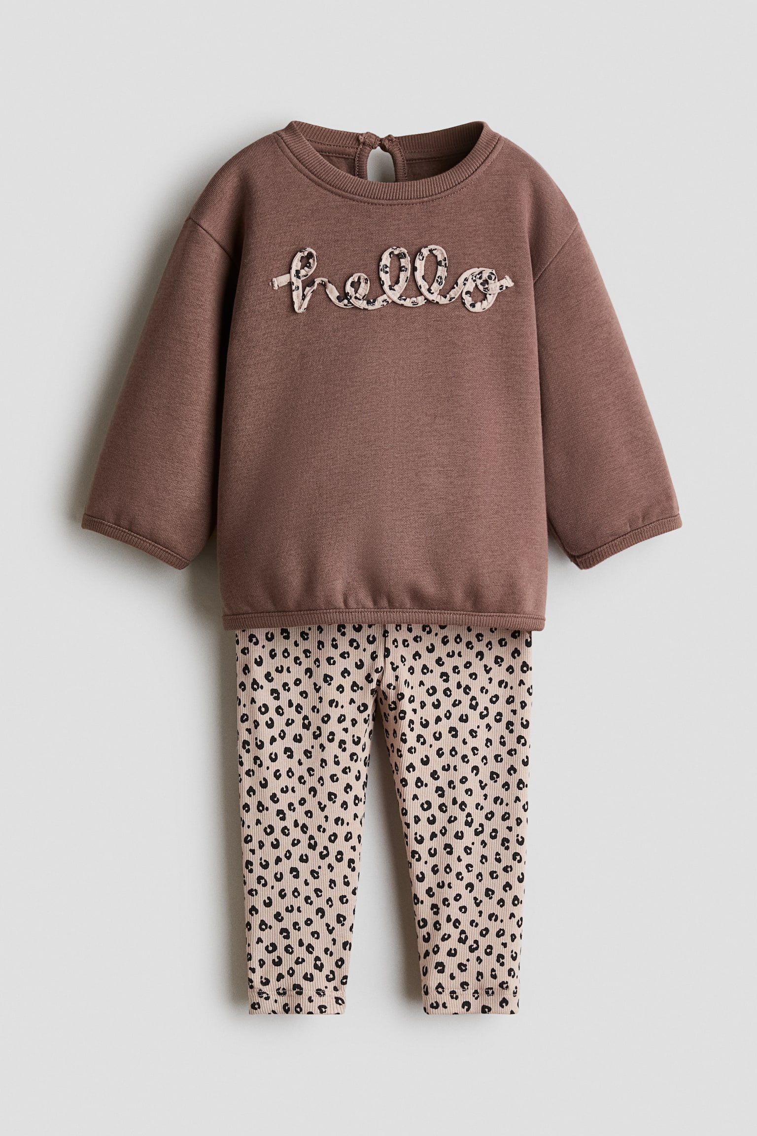 Zweiteiler mit Sweatshirt und Leggings - Braun/Leopardenprint/Cremefarben/Full of Love/Hellbeige/Paris/Helllila/Kirschen