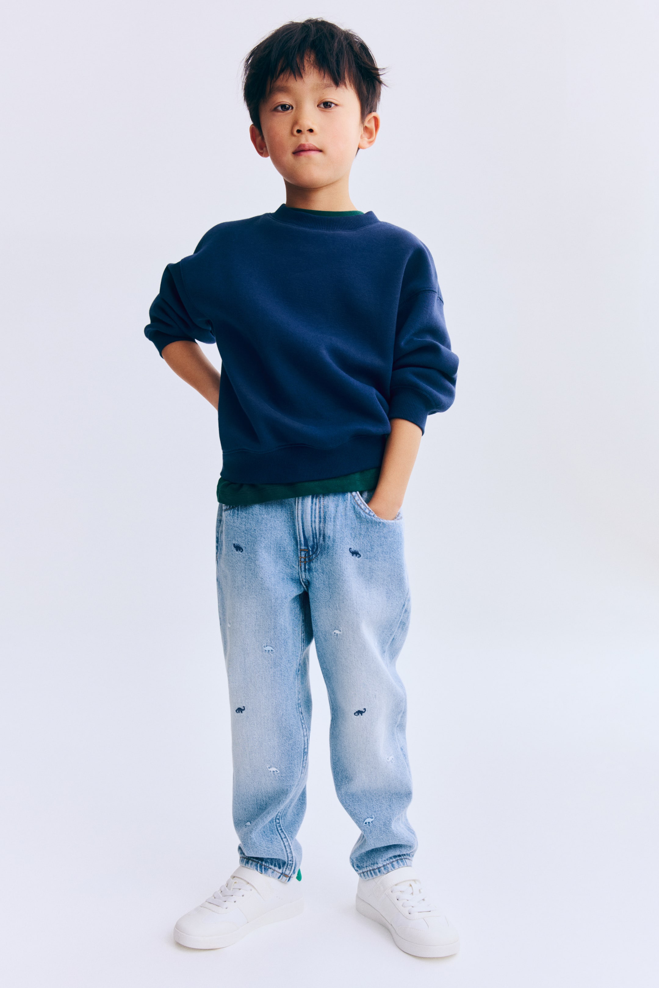 Visualizza immagine più grande: Loose Fit Jeans - Blu denim chiaro/dinosauri - BAMBINO | H&M IT 1