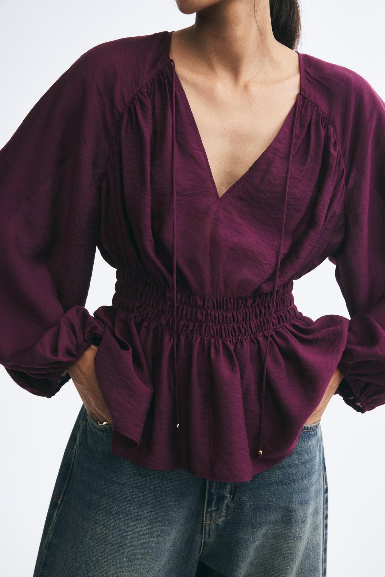 Женская блузка H&M Smocked Blouse, цвет: Тёмный фиолетовый — фото 3