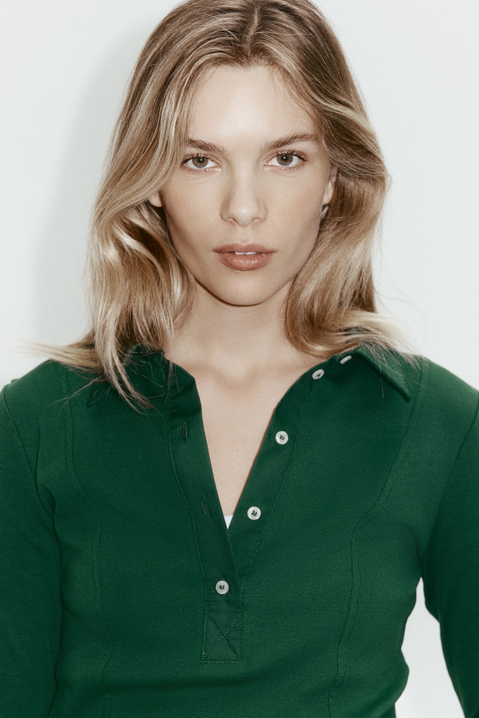 Fitted polo shirt - Dark green/Light blue/White/Beige - 1