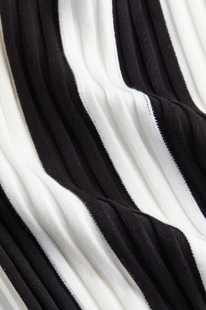 Rib-knit dress - Black/Striped - 2