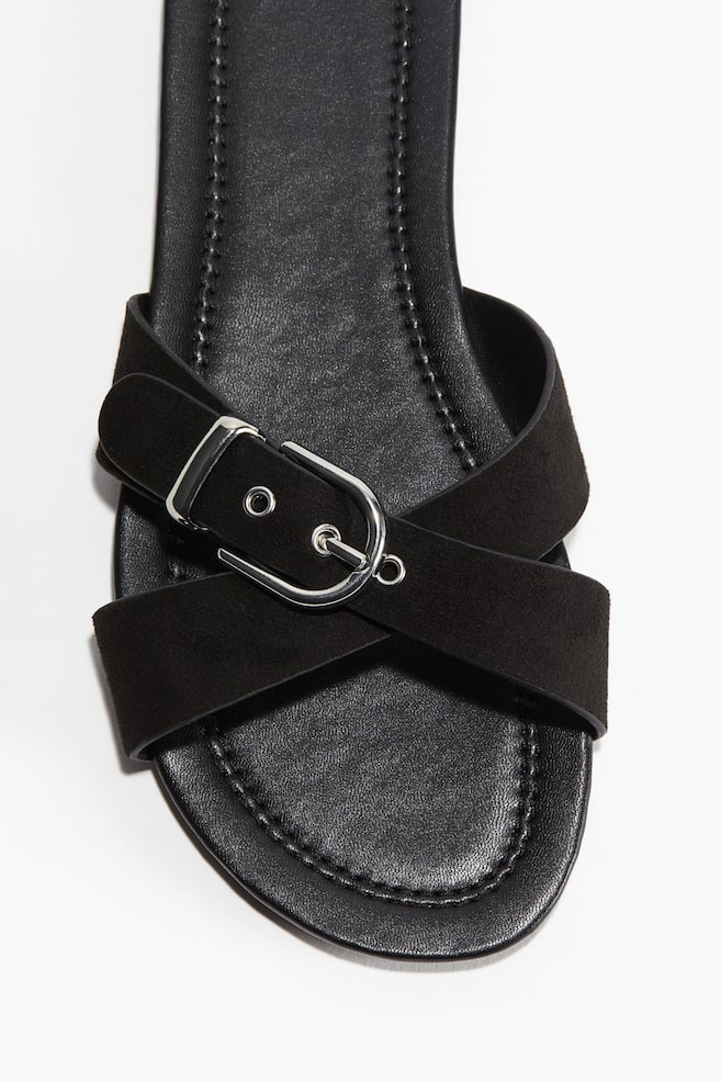 Sandalias con correas cruzadas - Negro/Beige/Café oscuro/Borgoña - 3