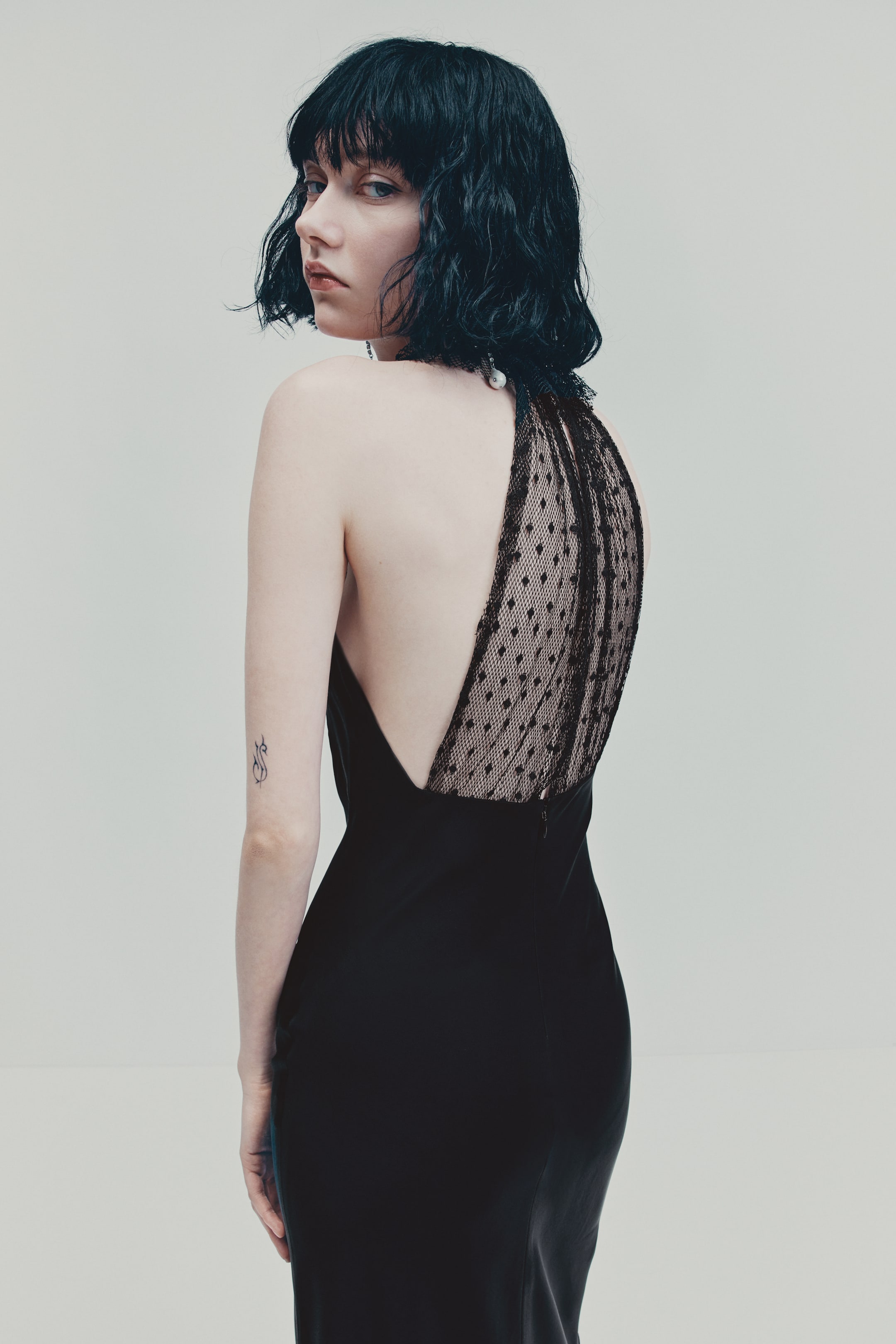 Visualizza immagine più grande: Abito con mantella in mesh - Nero - DONNA | H&M IT 4