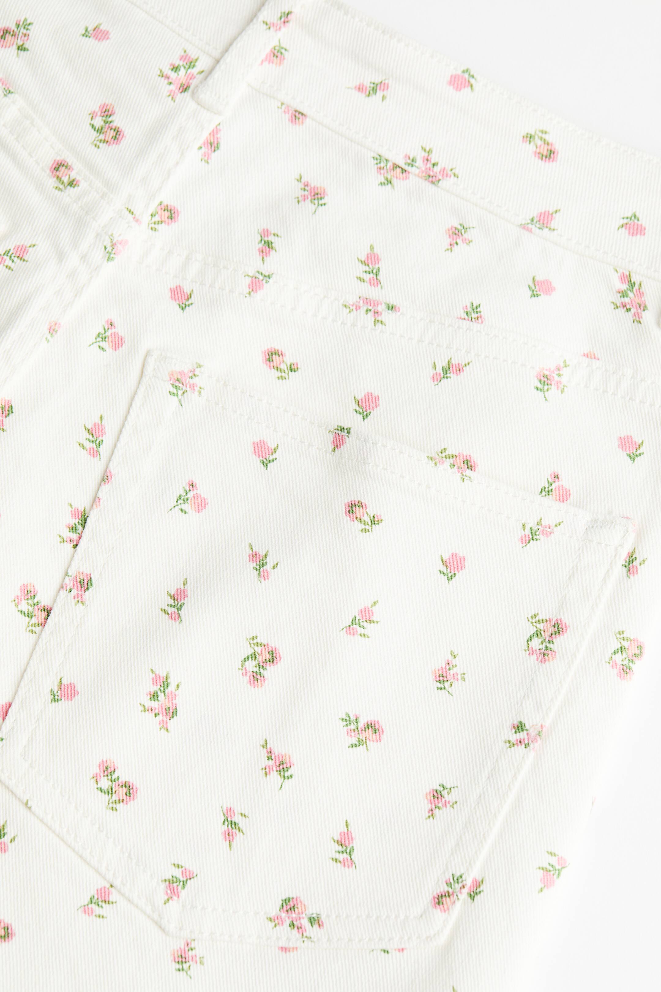 (THML) The Cameron Embroidered Shorts-Cream