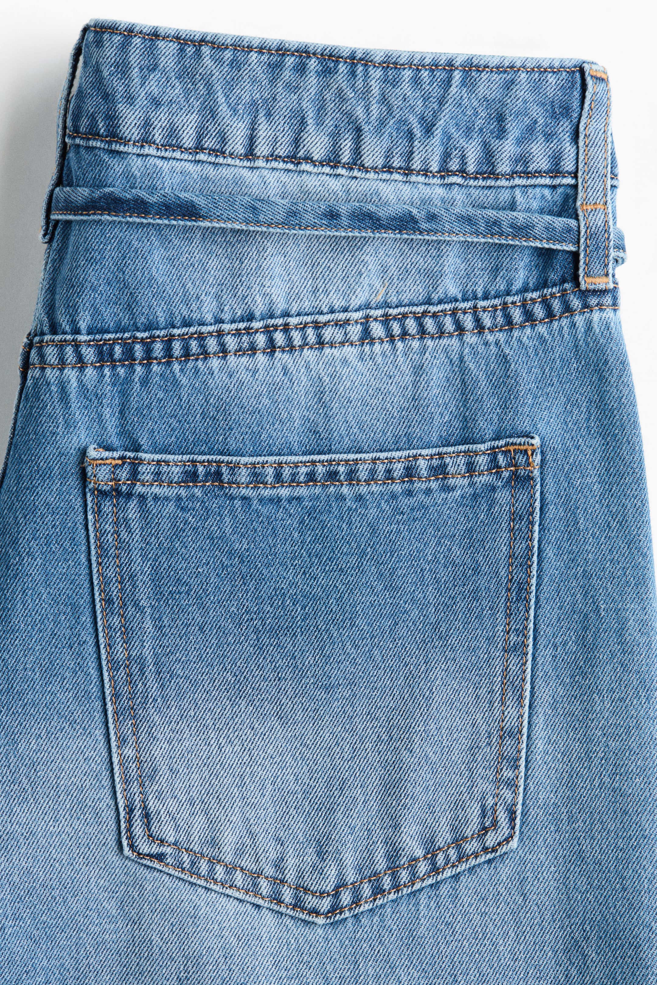 Barrel-Leg High-Waist Jeans