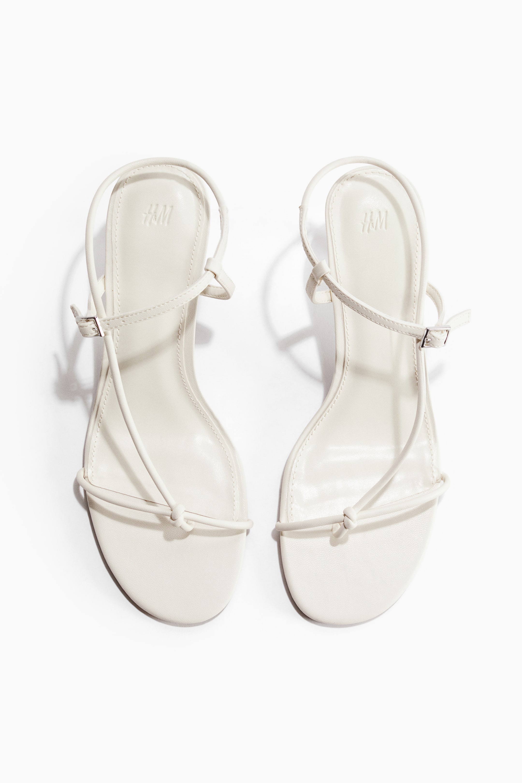 Sandales à talon avec brides fines