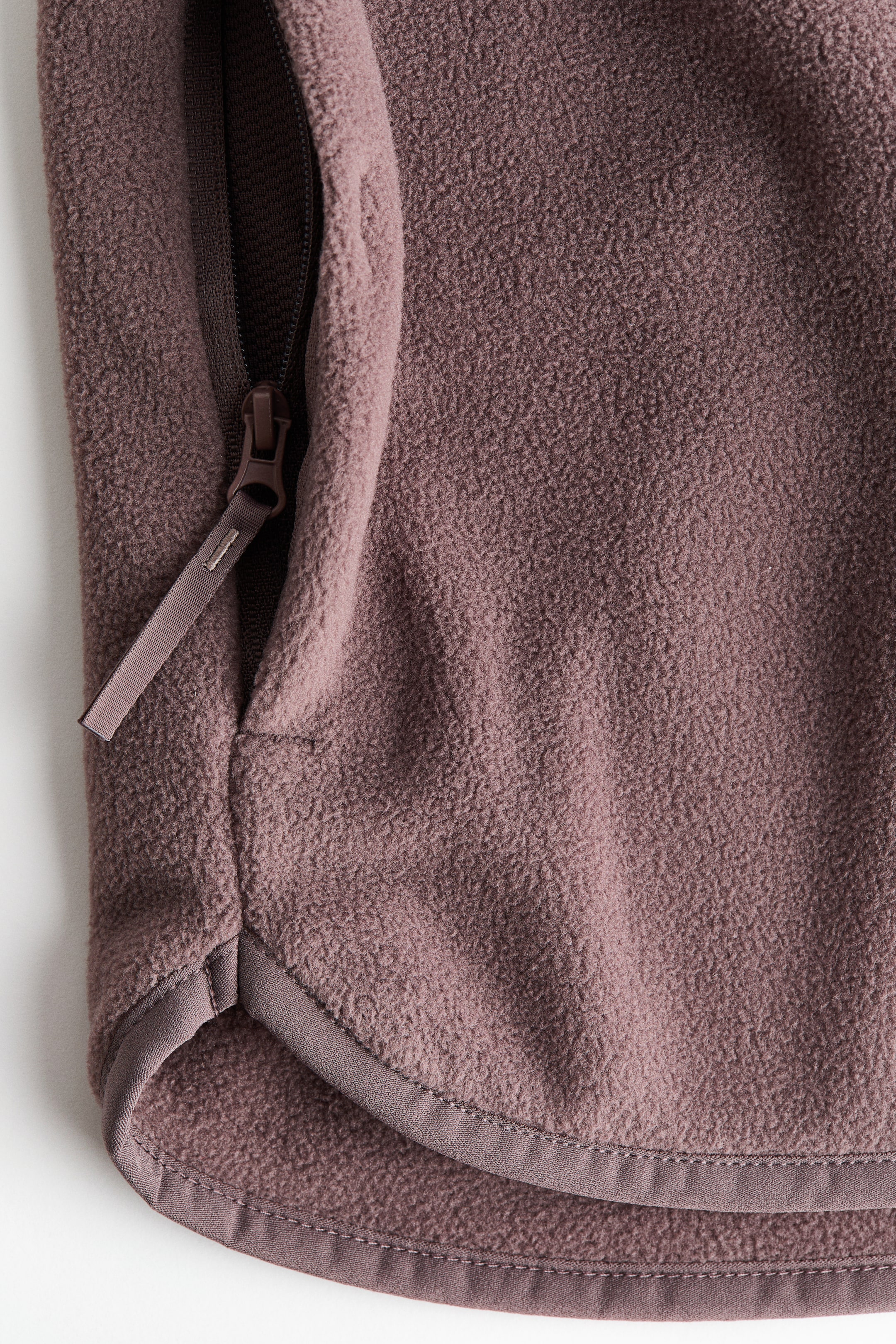 Женские куртки H&M Regular-Fit Fleece Activewear Jacket — фото 5