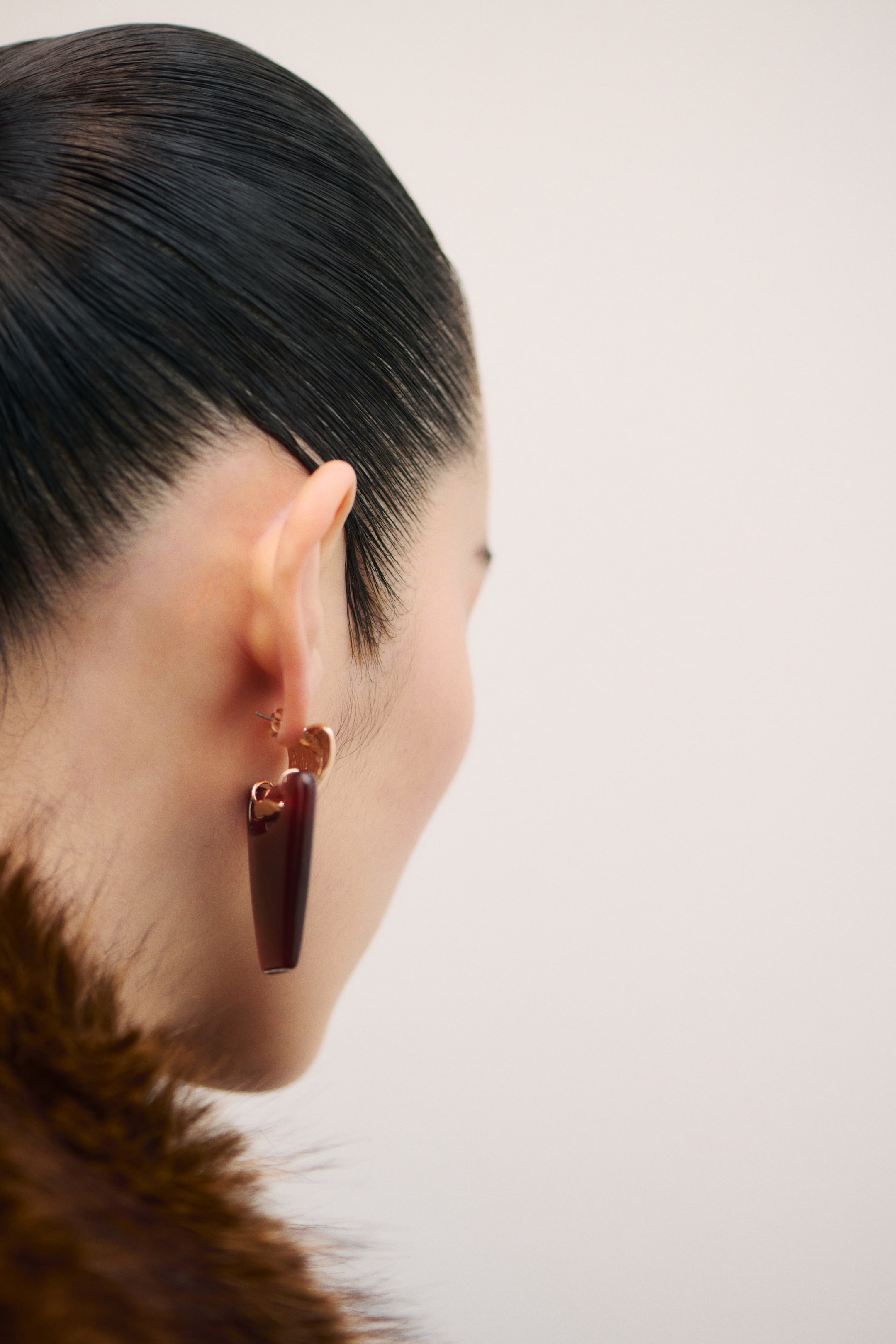 View larger image: Pendant earrings - Gold-coloured/Burgundy - Ladies | H&M 3