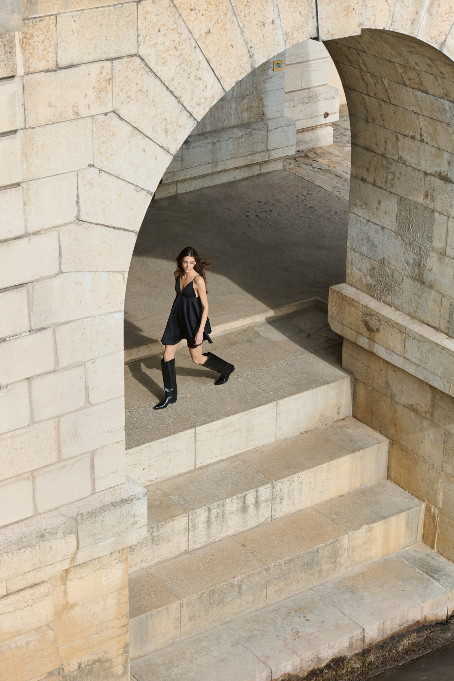 Flared strappy dress - Black - 7