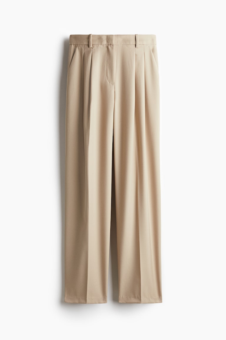 Pantalone sa suženim nogavicama