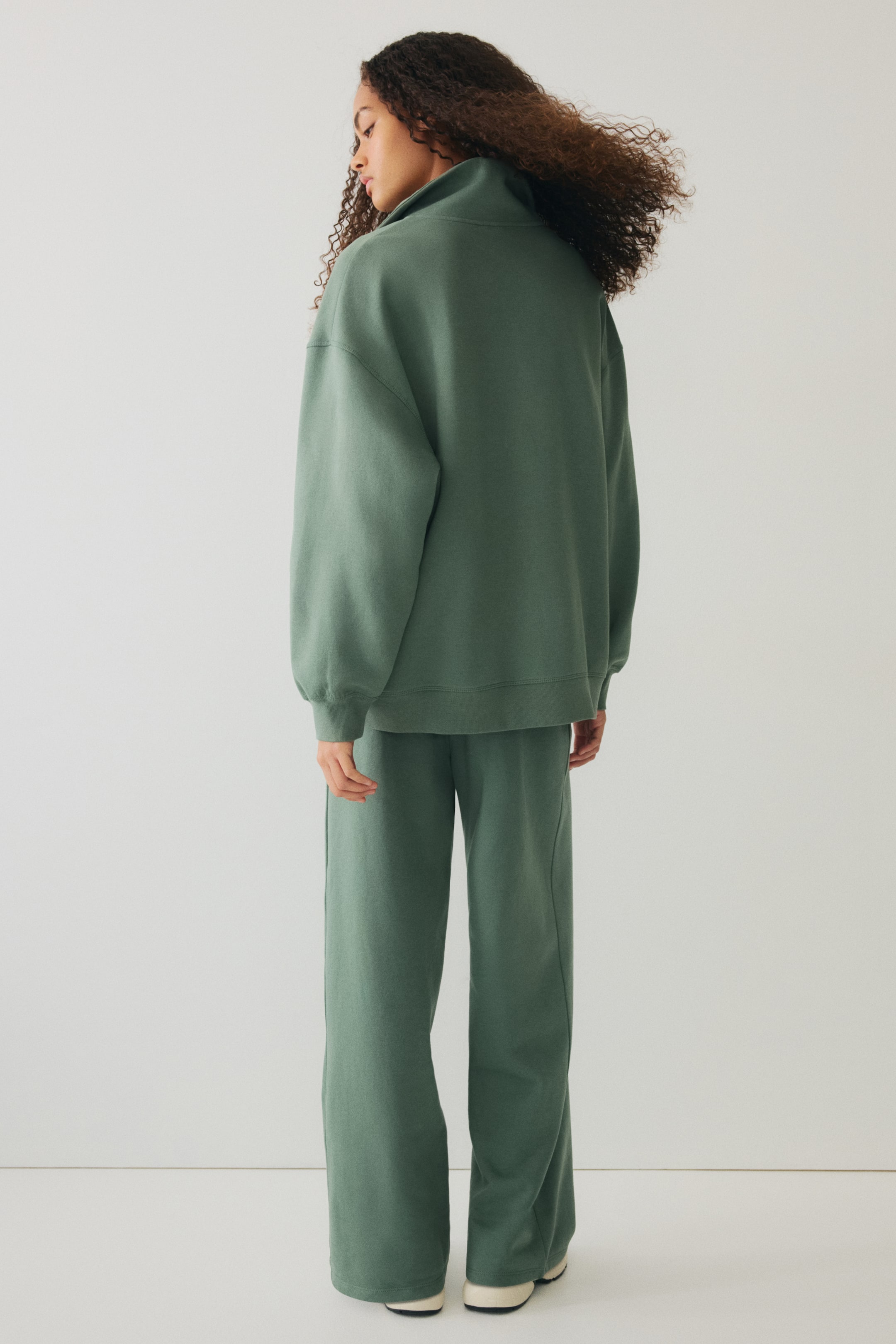 Ingrandisci l'immagine: Joggers ampi - Verde smeraldo polvere - DONNA | H&M CH 4