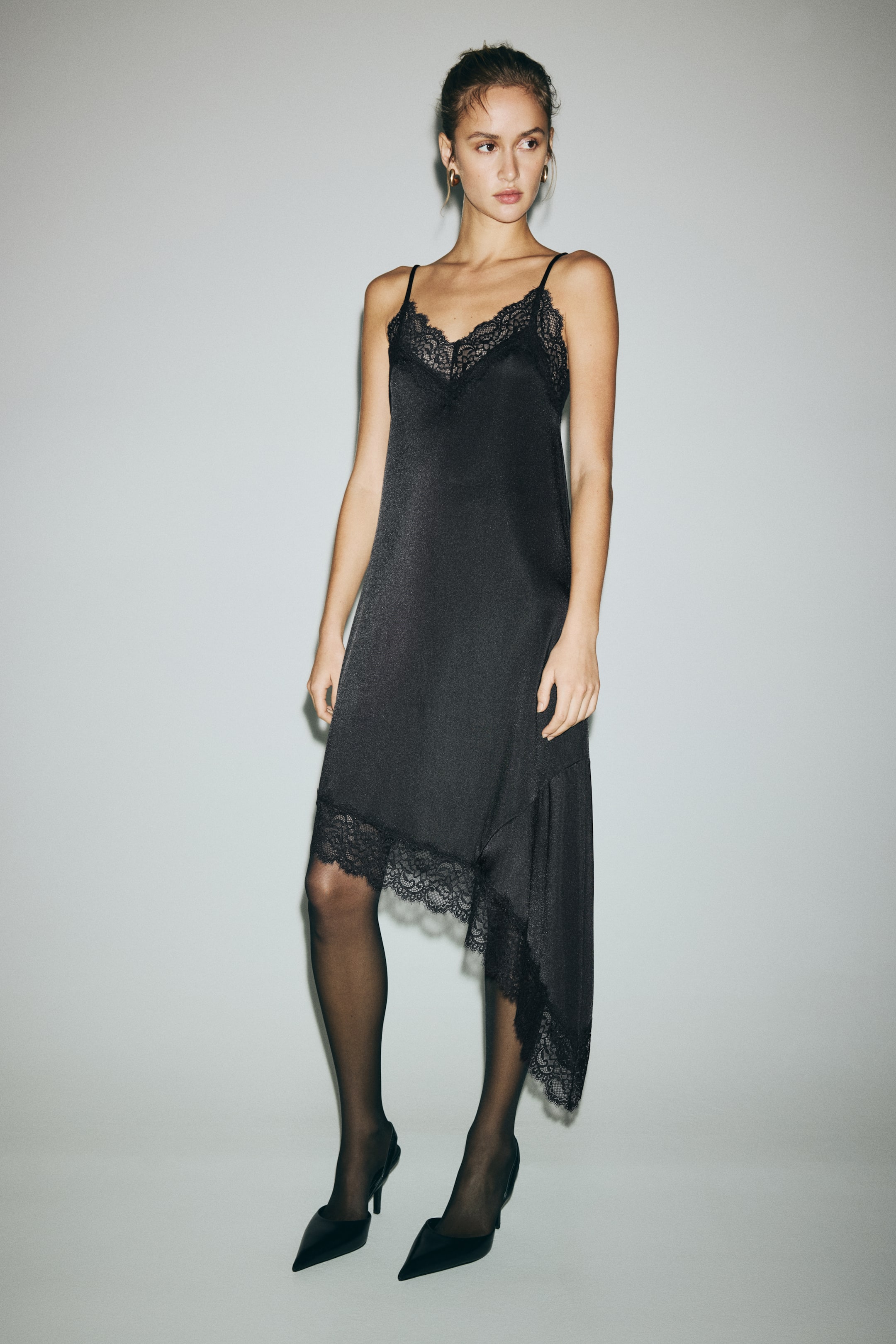 Agrandir l'image: Robe à bretelles fines avec dentelle - Noir - FEMME | H&M BE 1