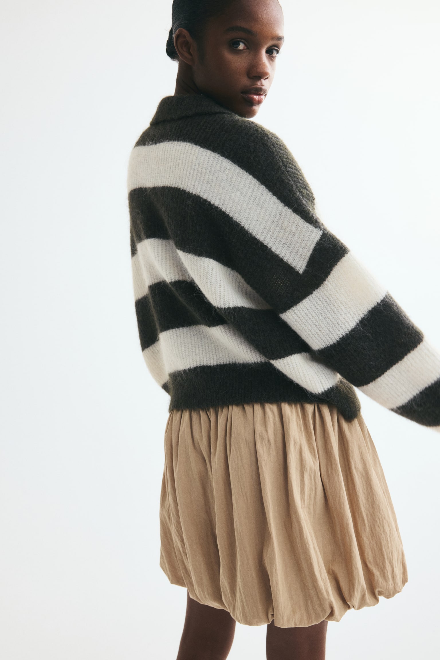 Женский свитер H&M Rib-Knit Polo Sweater, цвет: Кремовый / Зелёный полосатый — фото 5