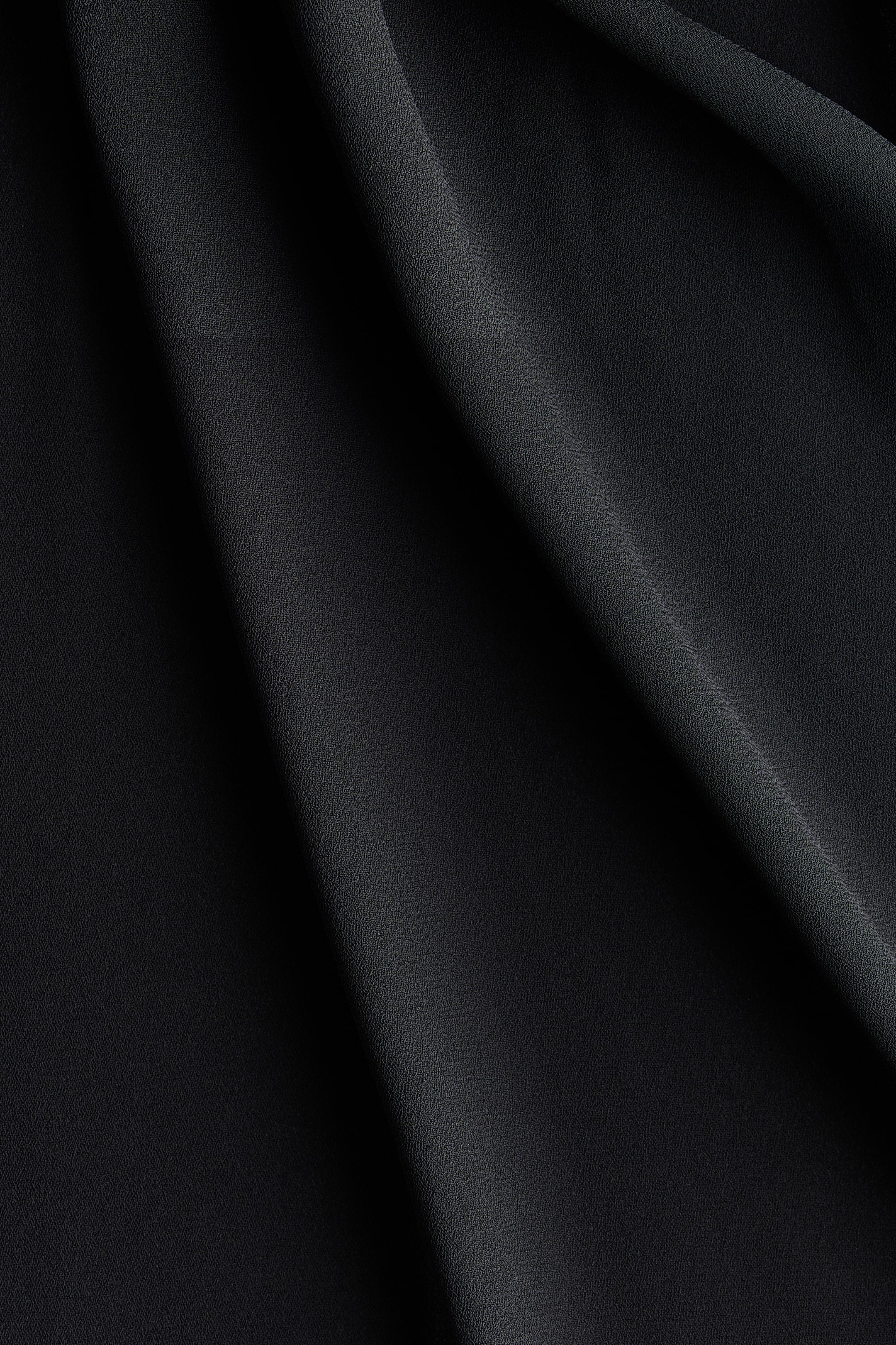 Tie-Detail Bandeau Top
