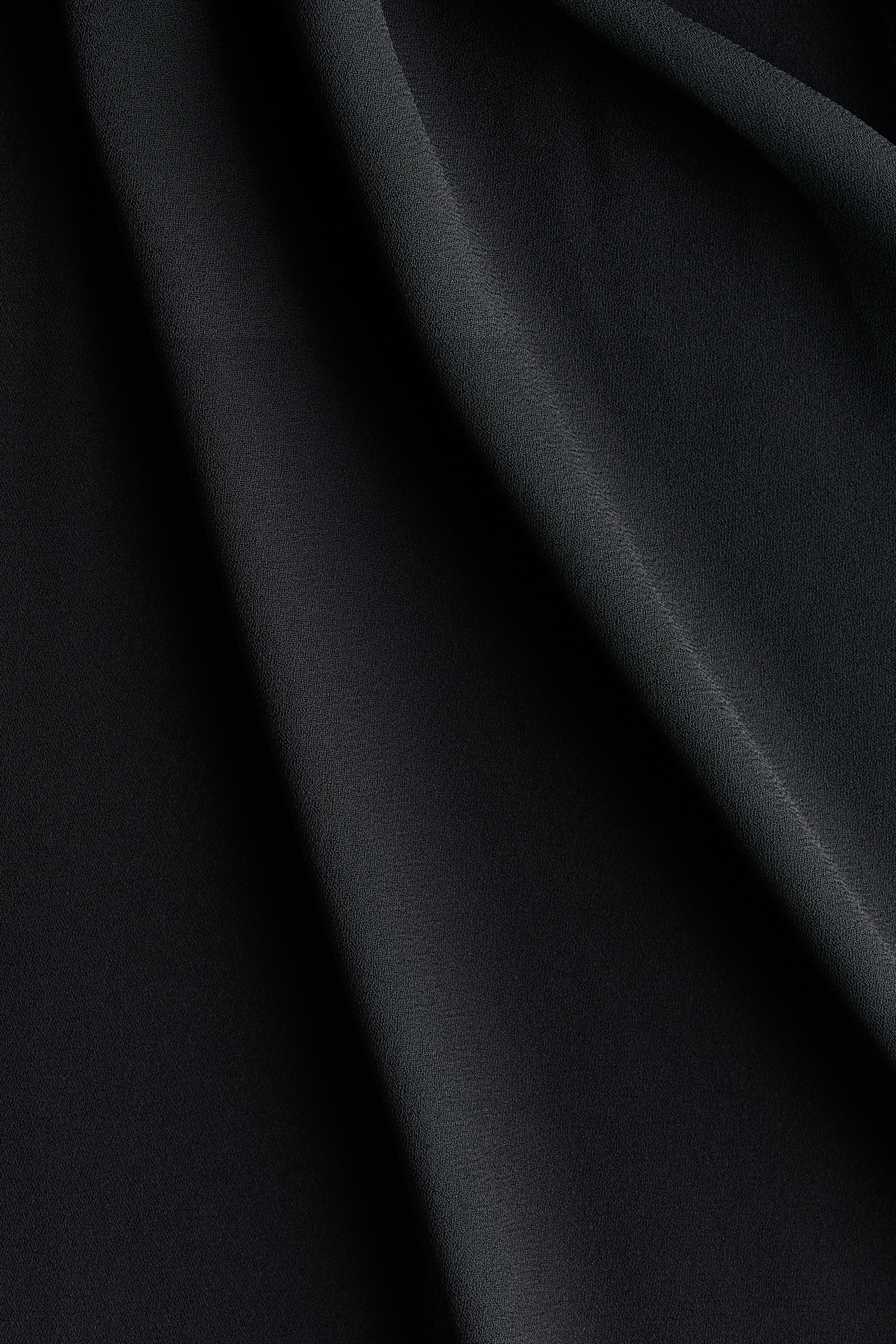Tie-Detail Bandeau Top