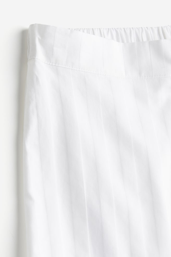 Piżama z bawełnianej satyny z koszulą i szortami - Biały/Paski - 5