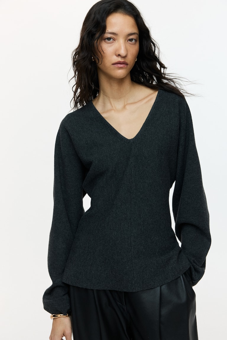 Pletena bluza s V-izrezom