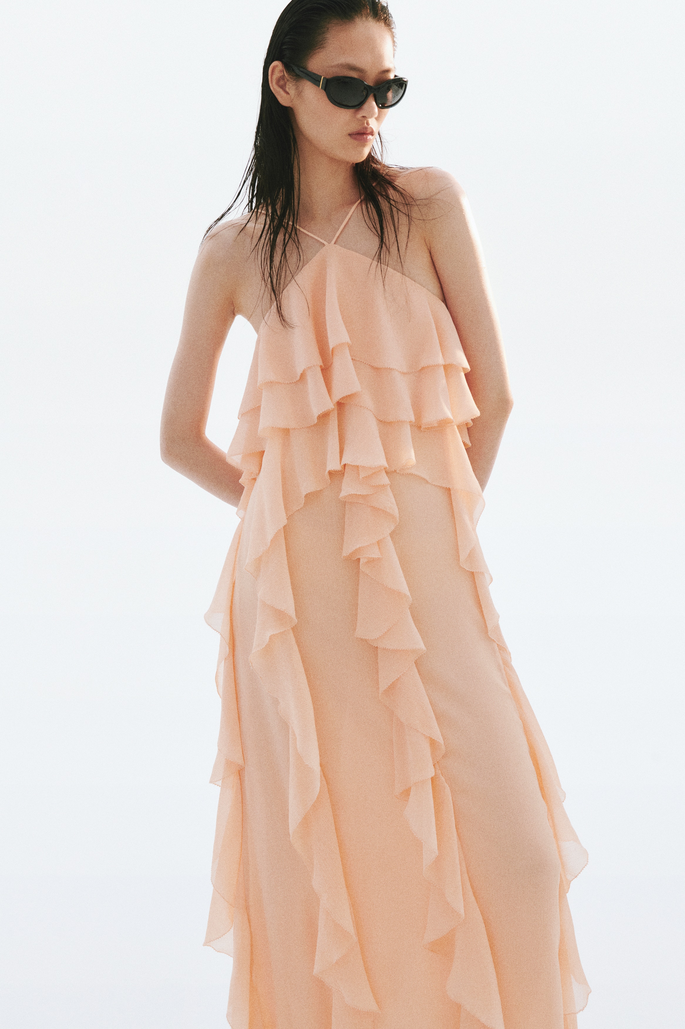 peach colour party dresses New In Pink Coral Peach Split Dress Available in size 6-24 Price - 35,000 Length - 61 Inches Color
