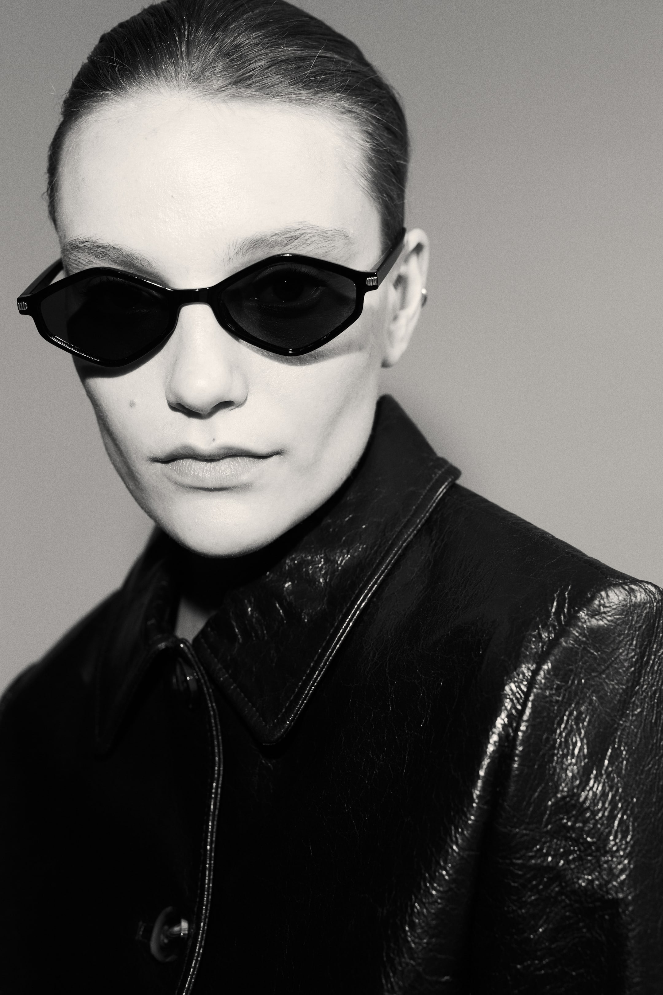 View larger image: Polarised sunglasses - Black - Ladies | H&M IN 1