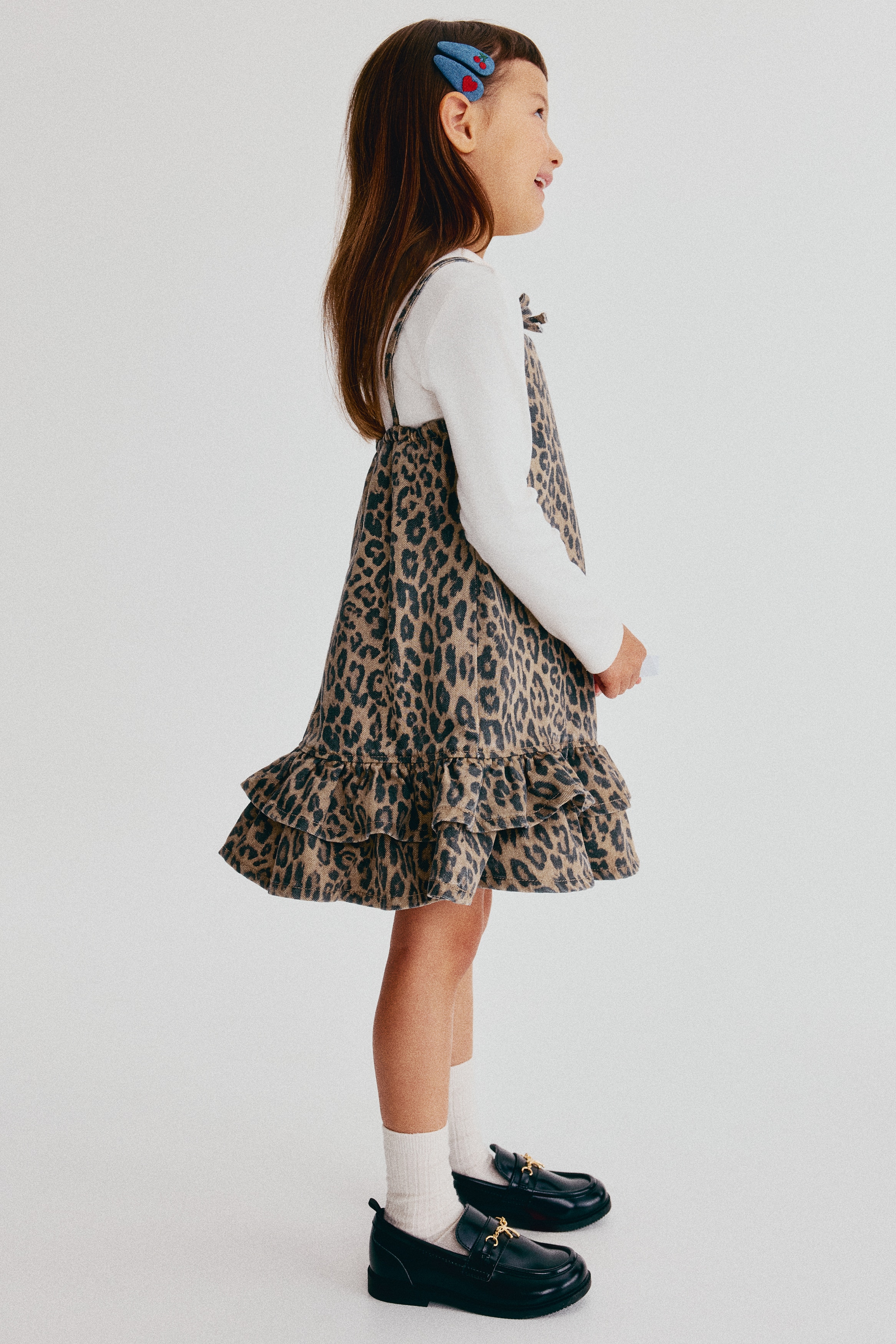 Bow-detail denim dressModel