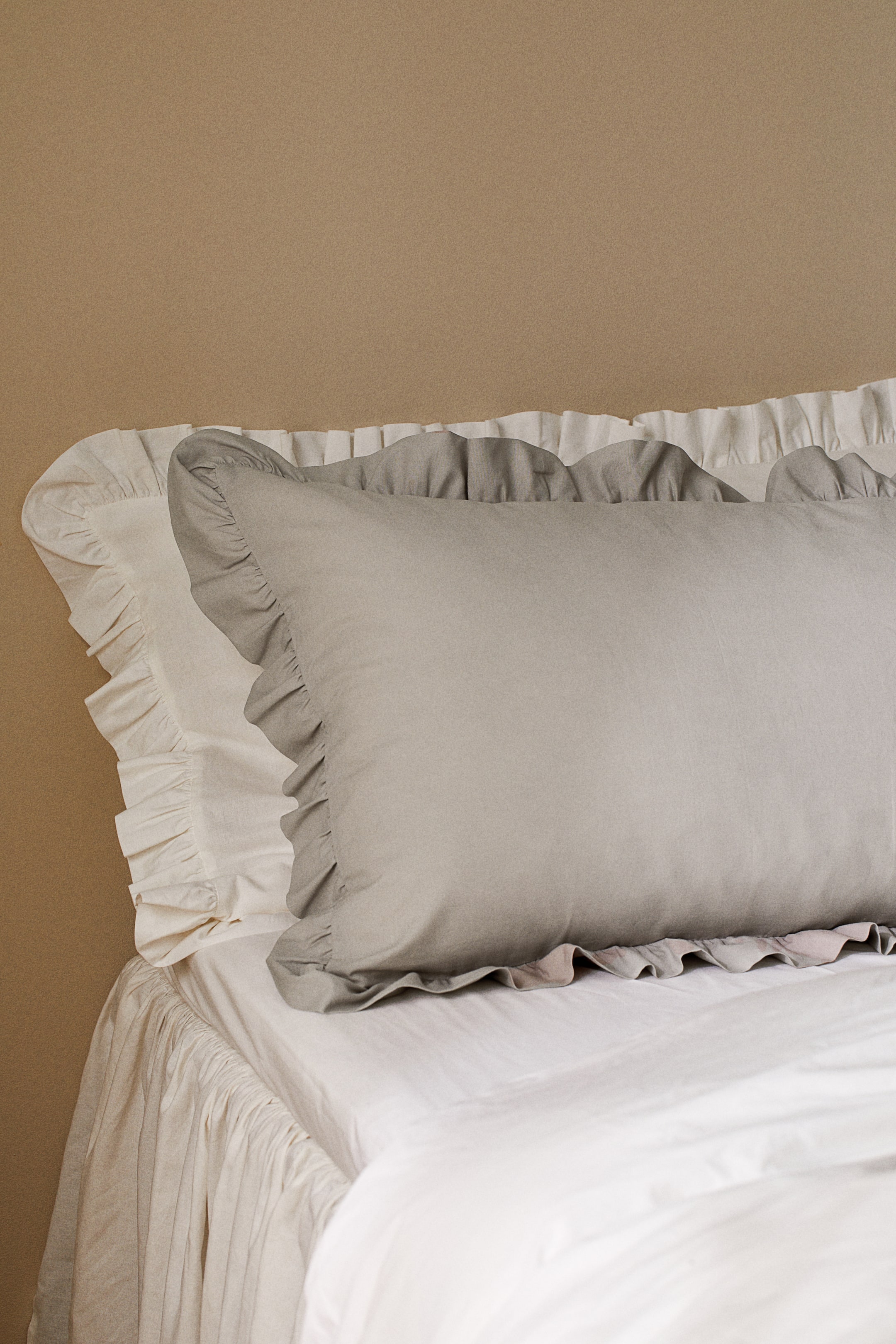 Ruffle-Trimmed Cotton Cushion Cover