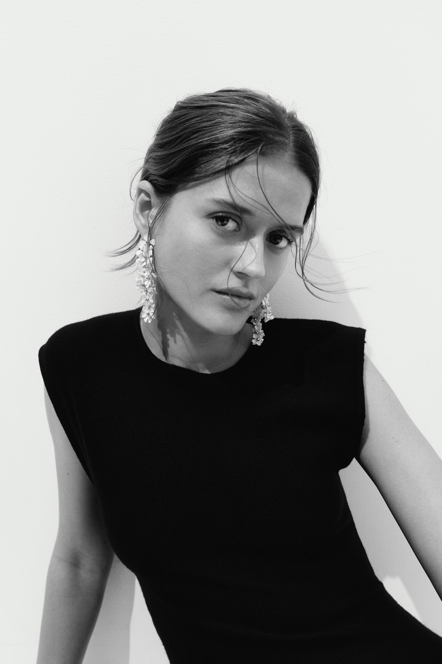 Flower-detail cluster earrings - White - 5