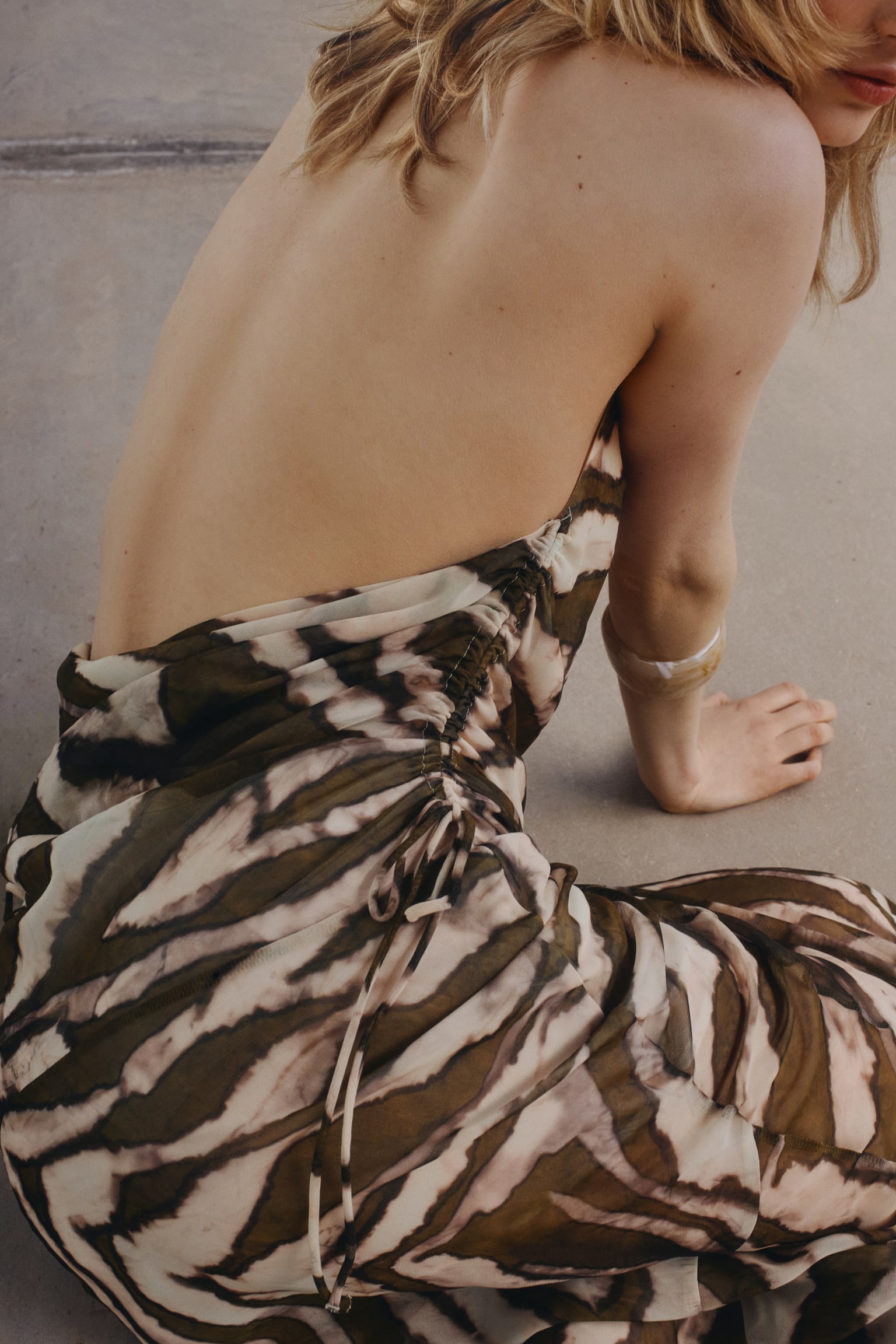 Drawstring-detail halterneck dress - Light beige/Zebra print - 1