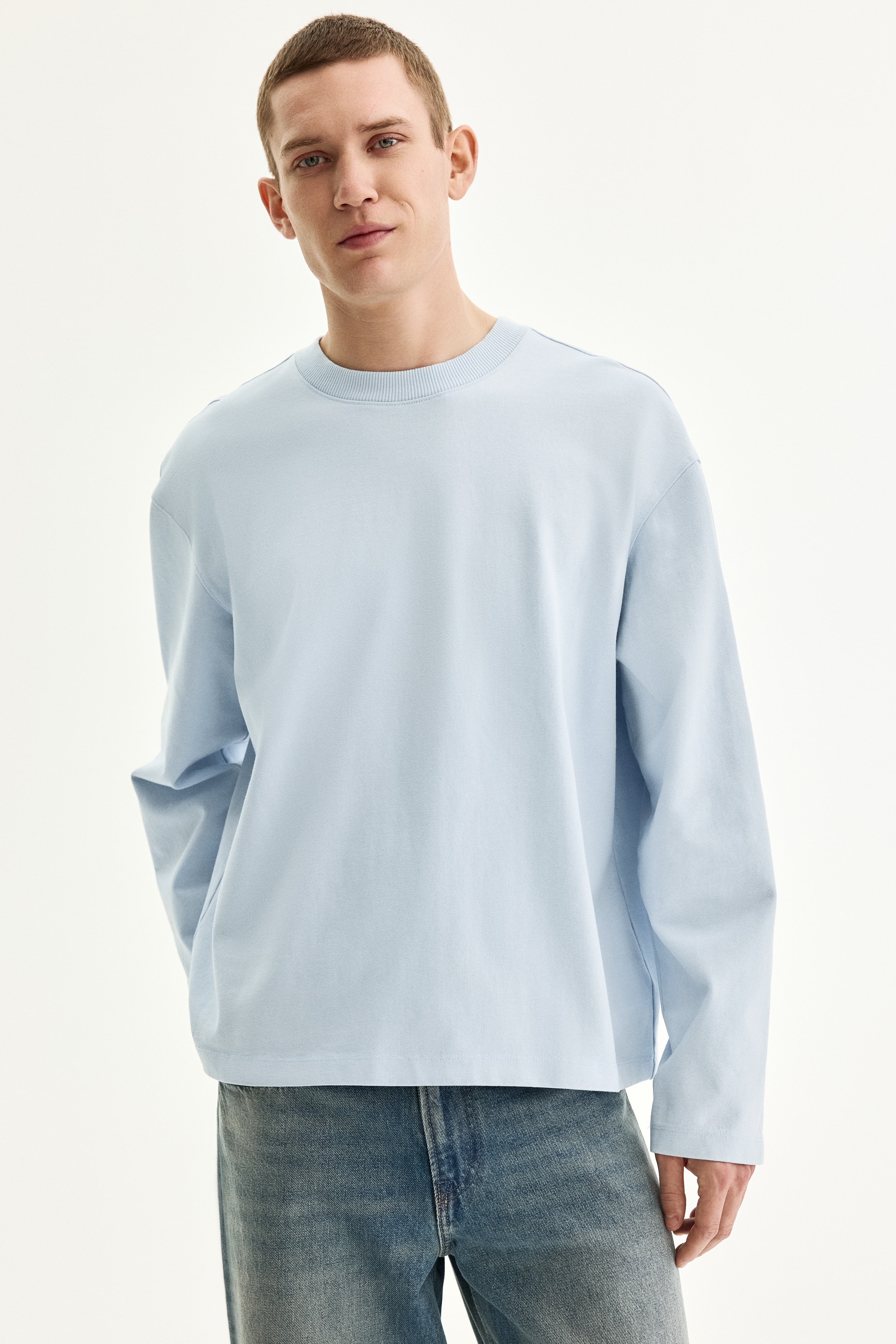 Loose-Fit Long-Sleeved Shirt - Light blue/Black/Cream/Red