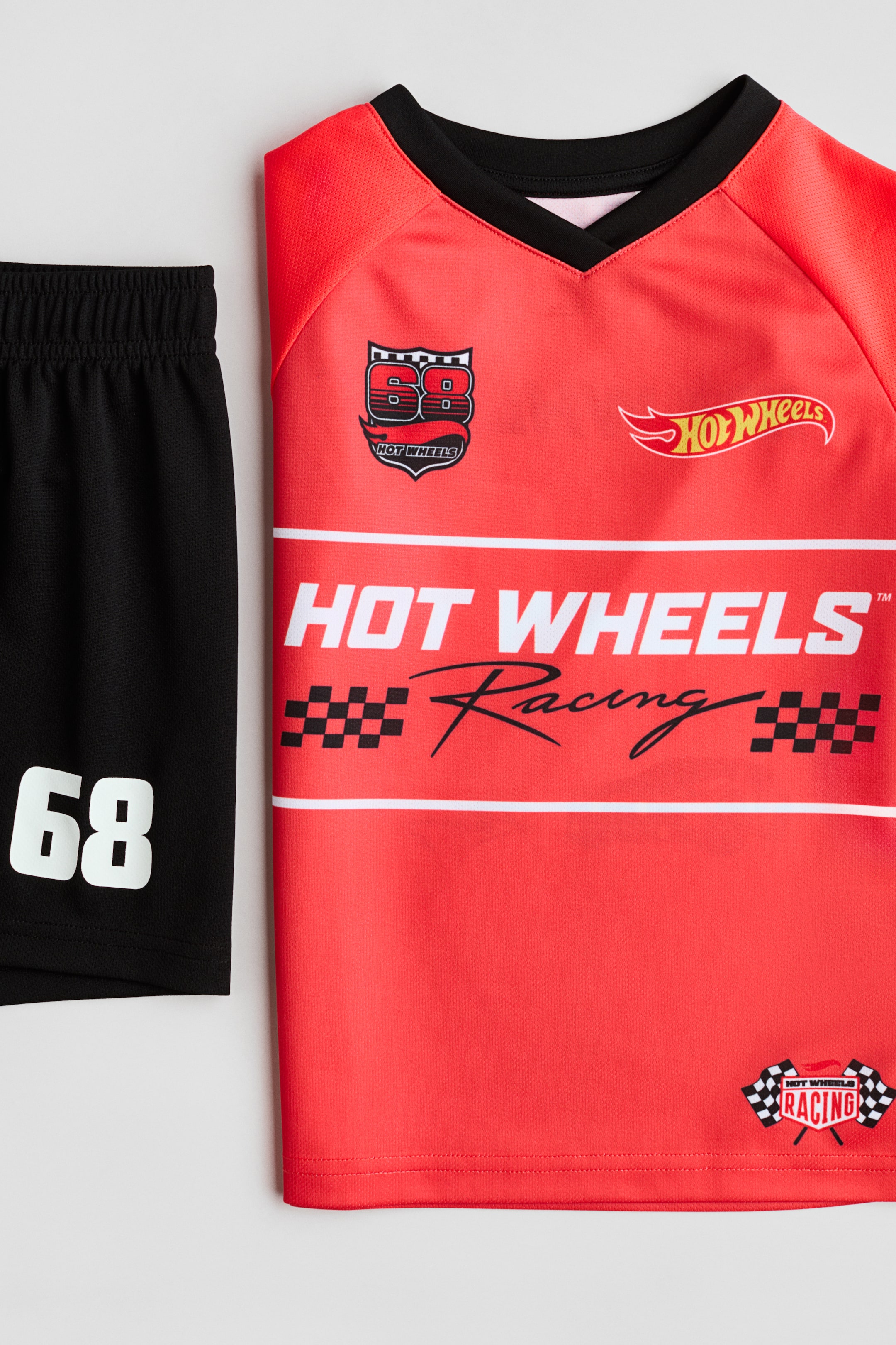 View larger image: 2-piece football set - Red/Hot Wheels - Kids | H&M IN 3