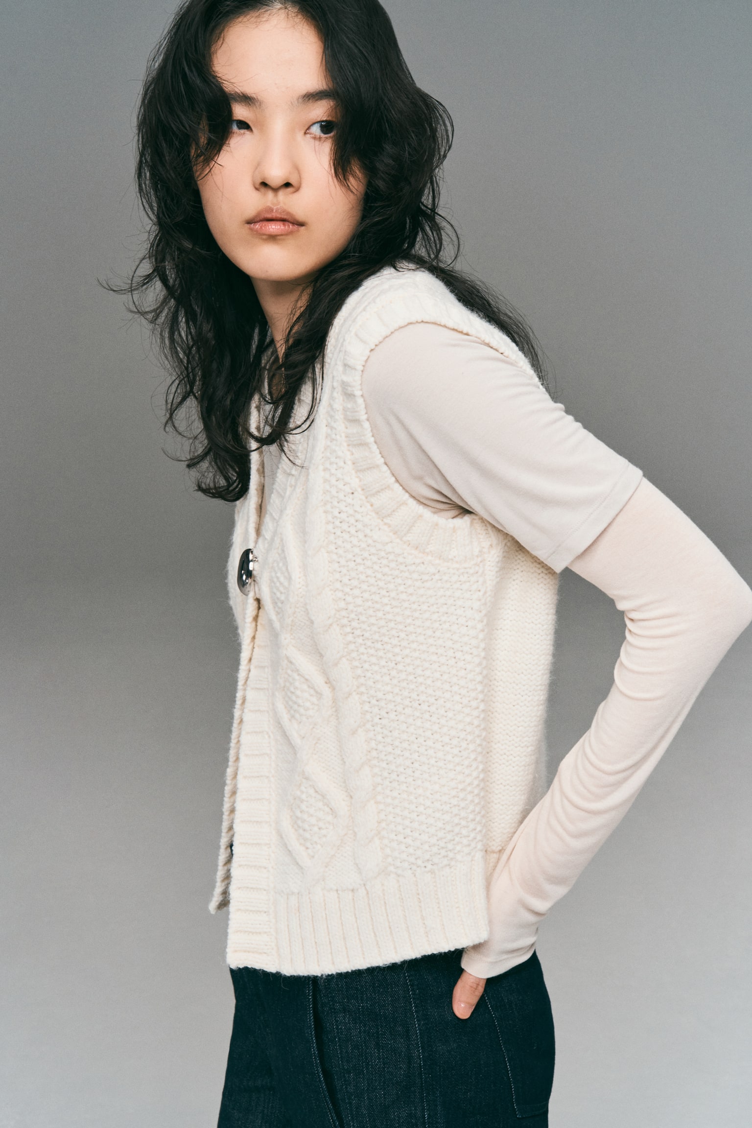 케이블 니트 베스트 - 크림 - 8