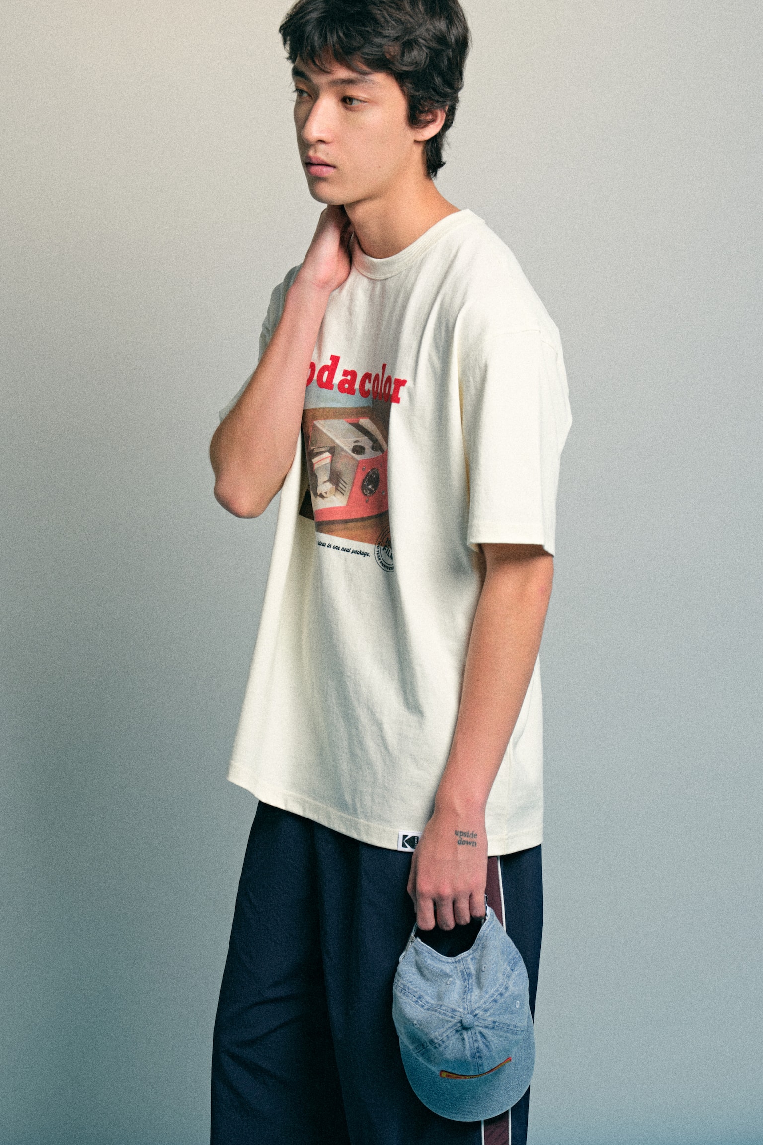 Áo thun bằng cotton in hình dáng rộng - Màu kem/Kodak/Màu xanh lá đậm/Kodak/Màu đen/Kodak - 3
